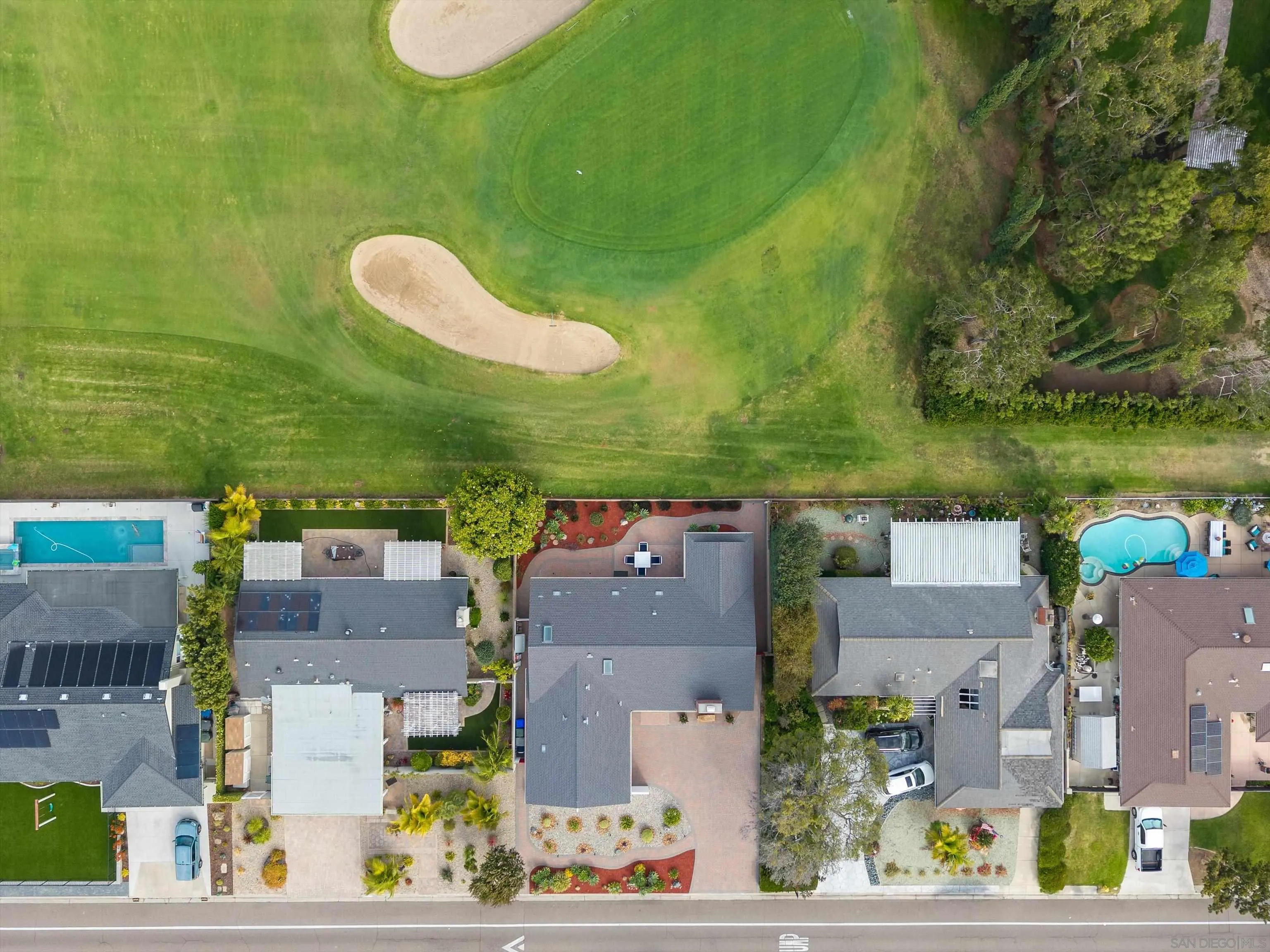 https://cdn.realtyfeed.com/cdn/127/260015317/449f8e97ca015434d7704e926ac2a583.webp