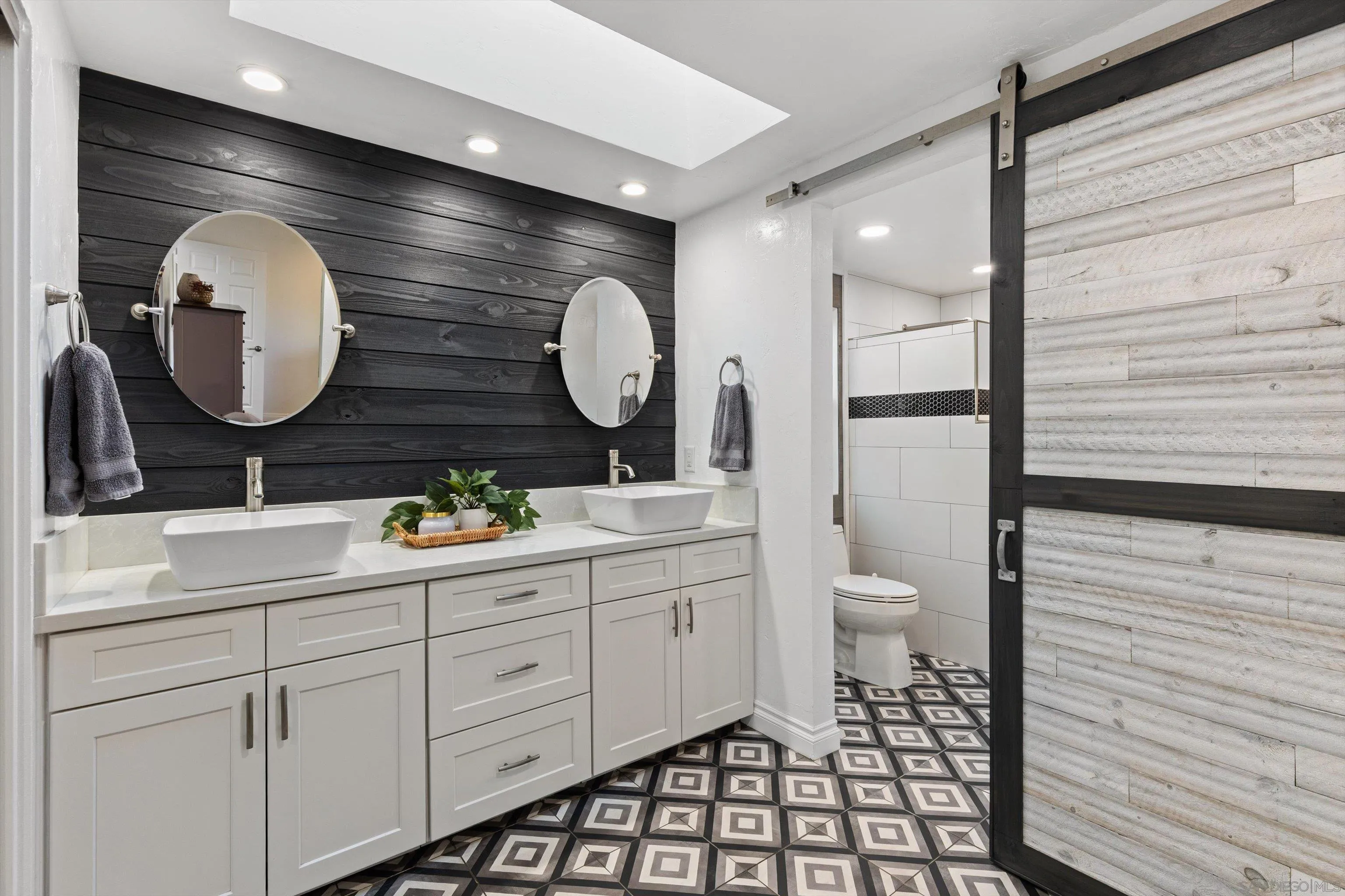 https://cdn.realtyfeed.com/cdn/127/260015317/51f12881589a2dae674802bd02a60a6e.webp