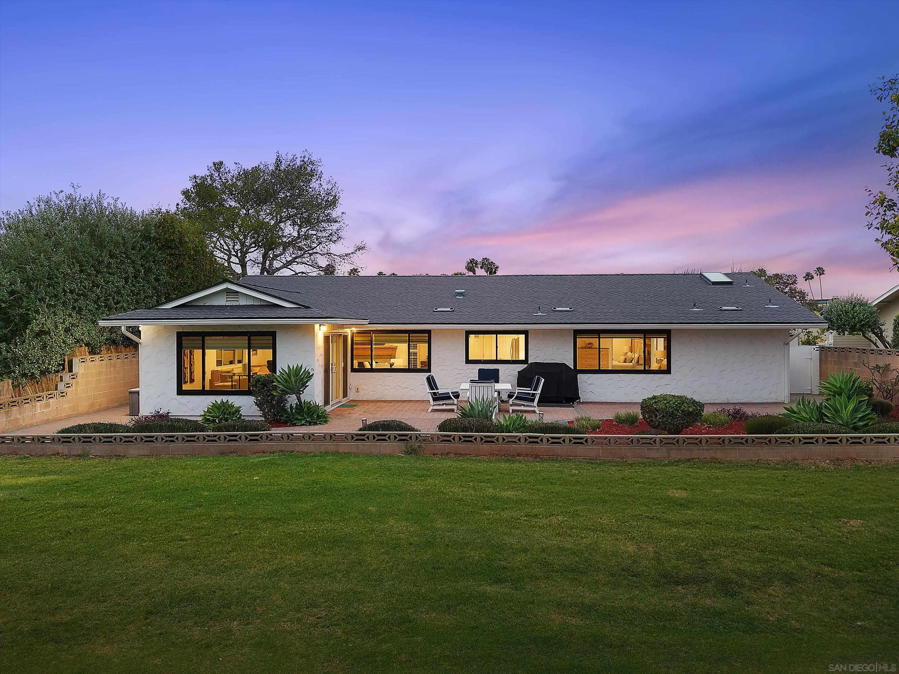 https://cdn.realtyfeed.com/cdn/127/260015317/b95b1191ae5fcfeceb770c9d467bf112.webp