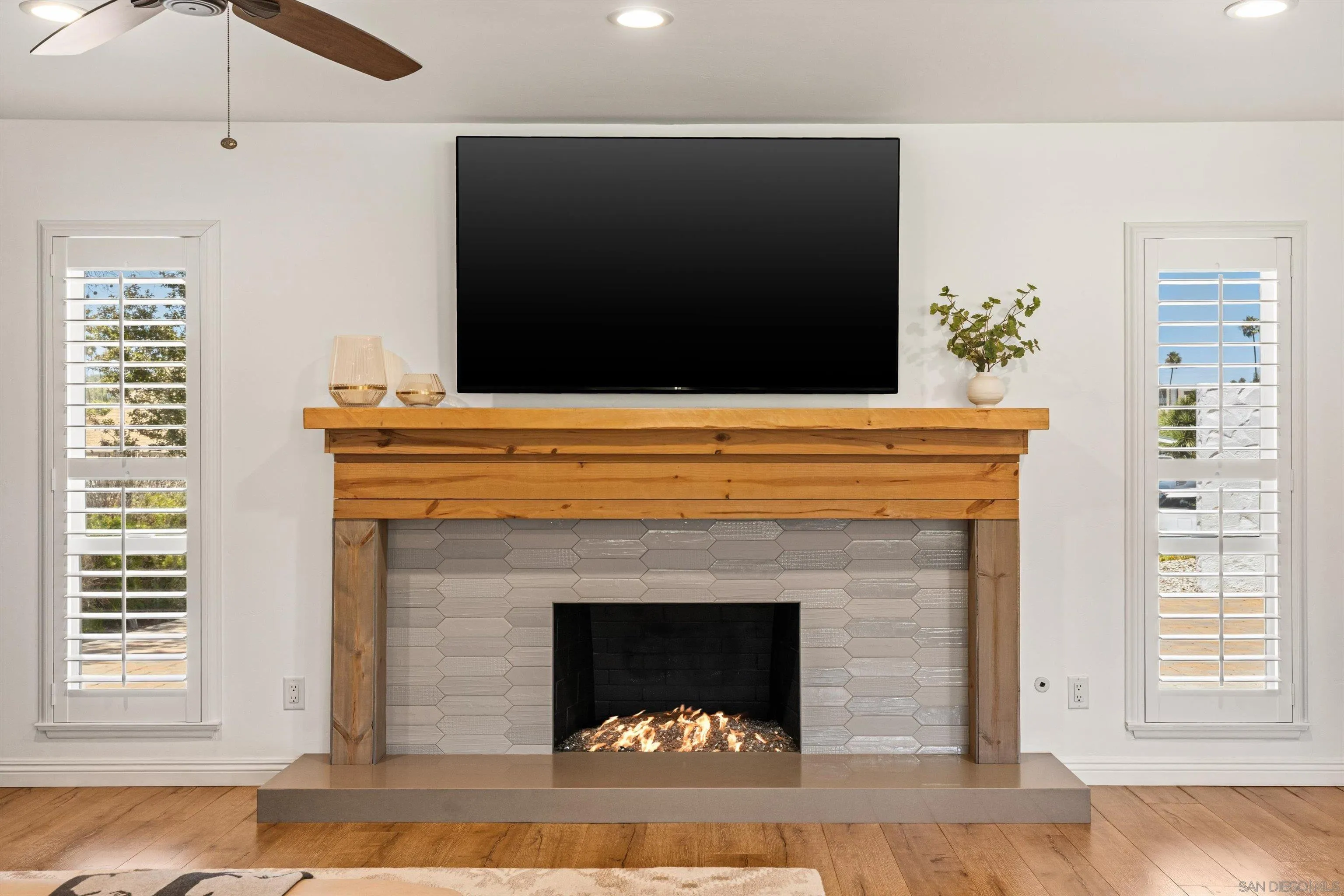 https://cdn.realtyfeed.com/cdn/127/260015317/f3f446f397f4a2da23c7f5c8fa59f9c4.webp