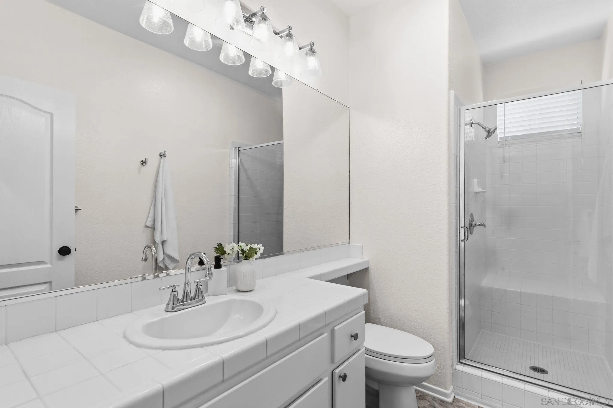 https://cdn.realtyfeed.com/cdn/127/260015320/3bda2eca28d62a0e5ecd5251e46b65ec.webp