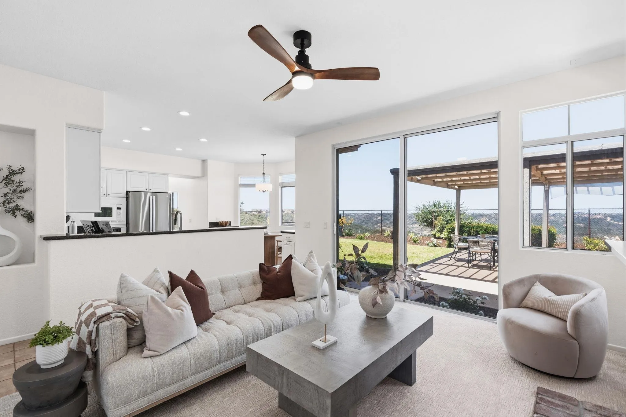 https://cdn.realtyfeed.com/cdn/127/260015320/3c14af77ee549bd74023c91c39570326.webp