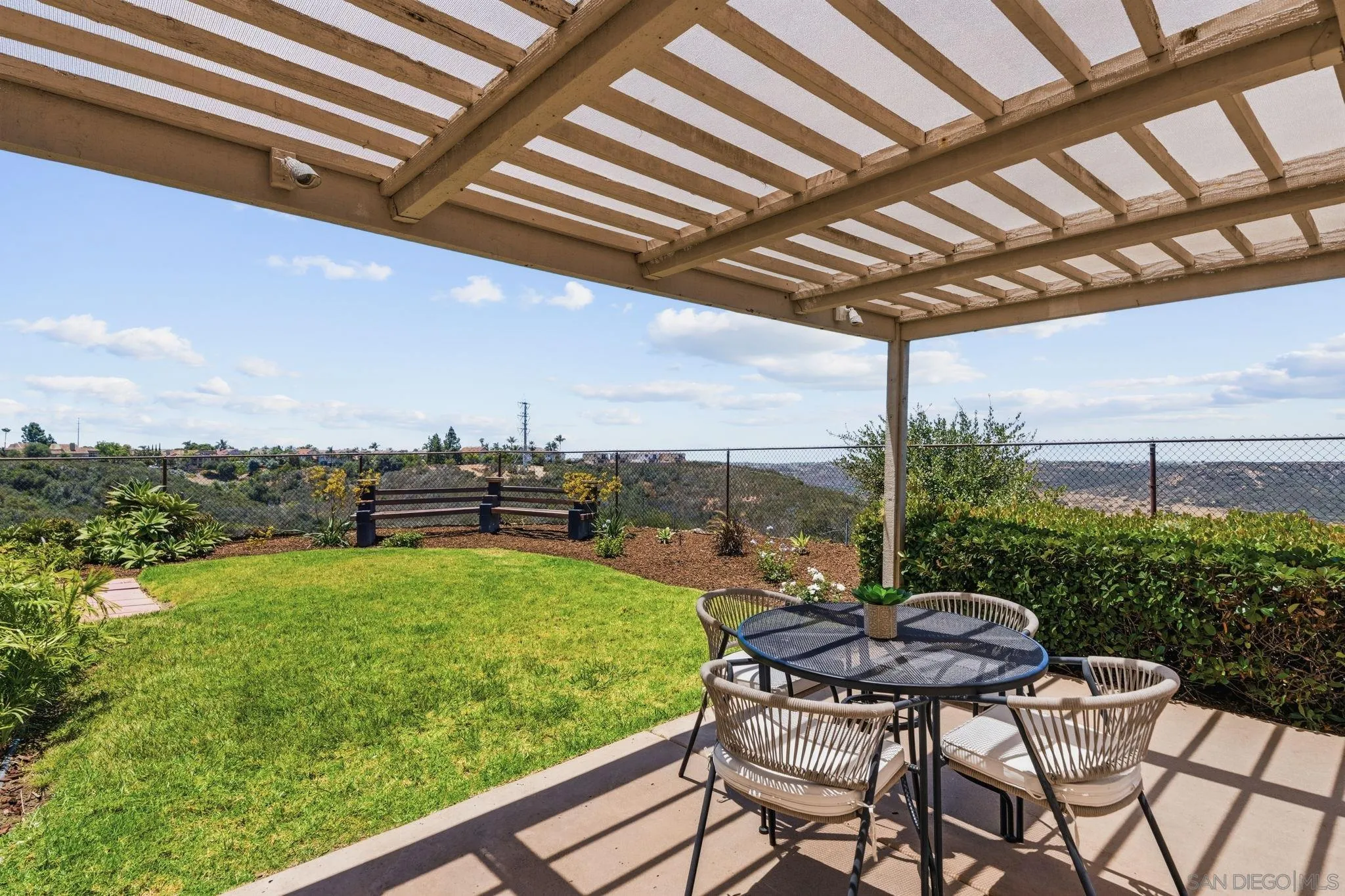 https://cdn.realtyfeed.com/cdn/127/260015320/a01d1b27ec9d74ef68d3082c8383983a.webp