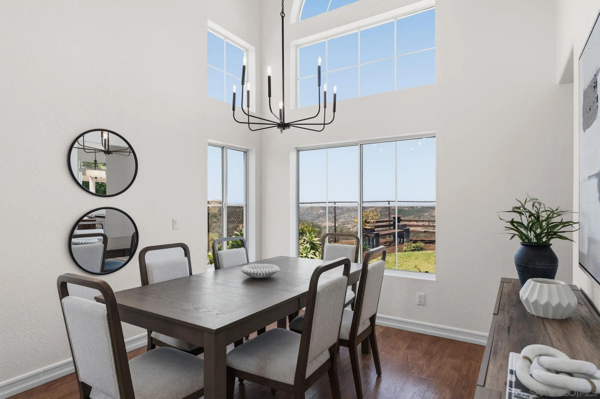 https://cdn.realtyfeed.com/cdn/127/260015320/af1ffa4a3c1d224a1cf15cec2e532c3f.webp