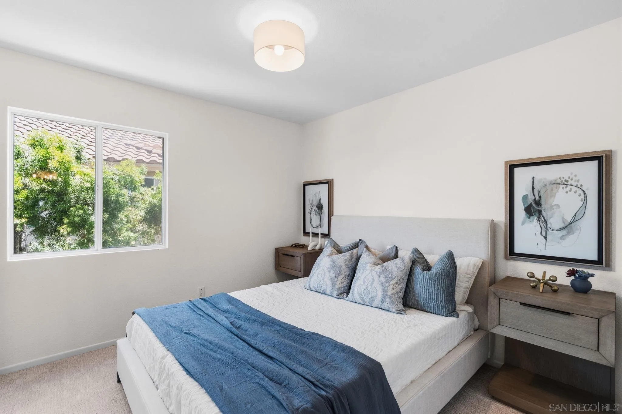 https://cdn.realtyfeed.com/cdn/127/260015320/b84f20894162cc9aeacaaf3f5e265637.webp