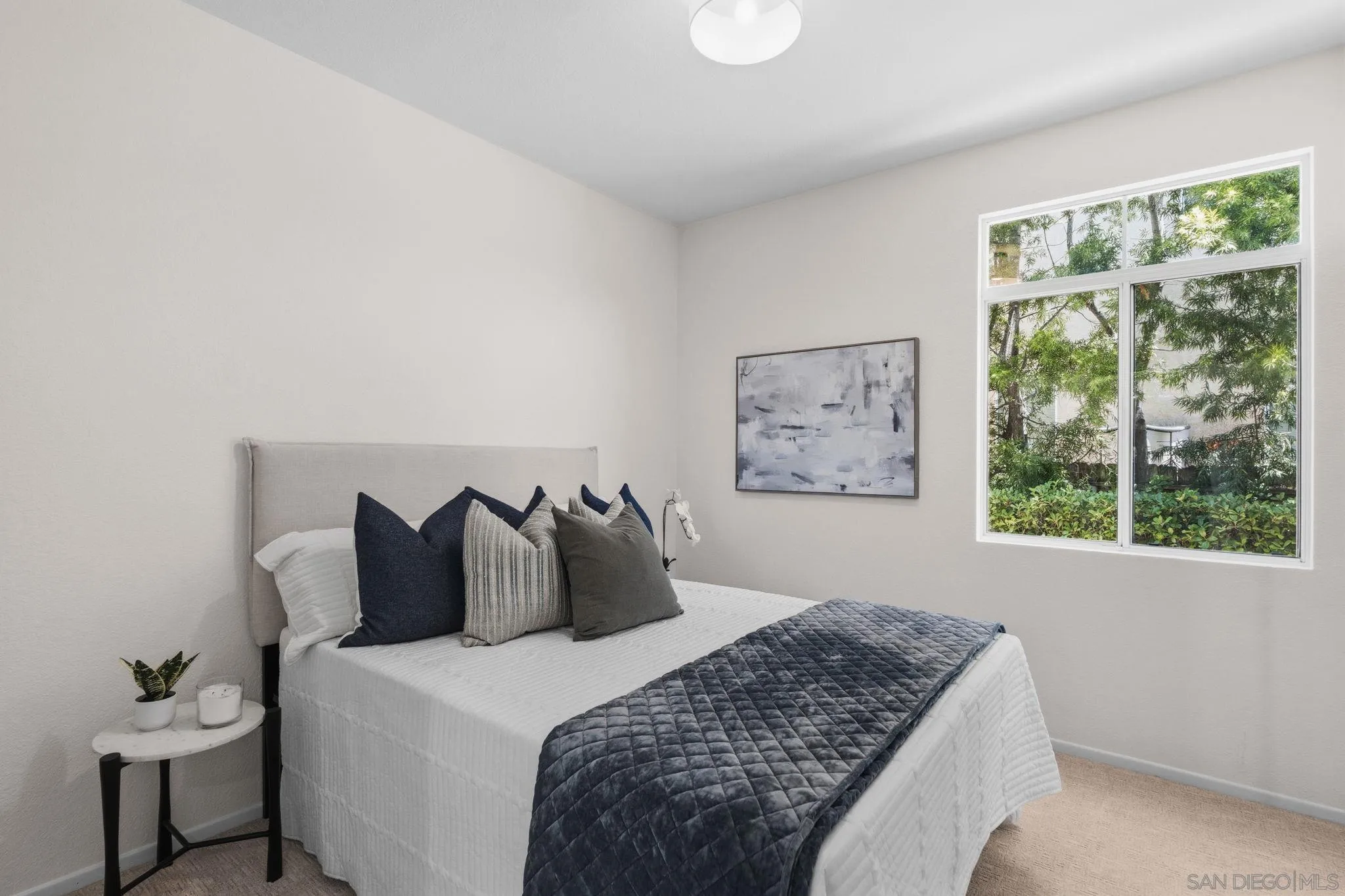 https://cdn.realtyfeed.com/cdn/127/260015320/bee89c4962f23f802a5381bb6ec7e26f.webp