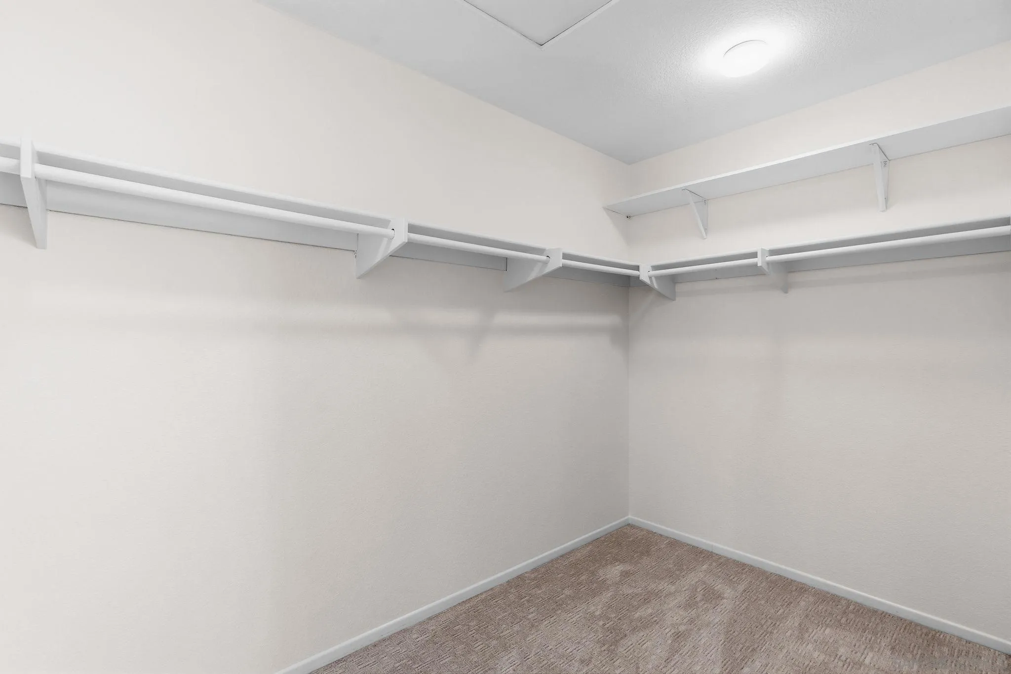 https://cdn.realtyfeed.com/cdn/127/260015320/e367e99d92710952226e5b4c77ae6674.webp