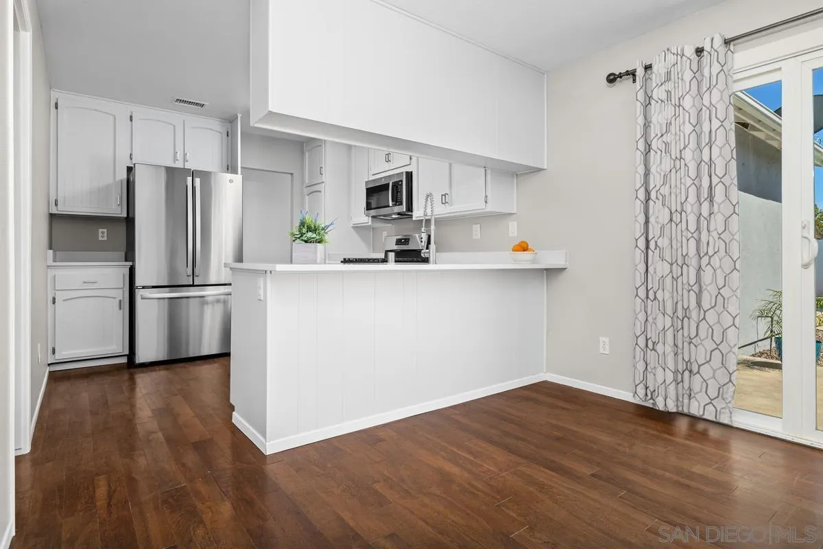 https://cdn.realtyfeed.com/cdn/127/260015321/667d2d253ad786d5701fb2674870e300.webp