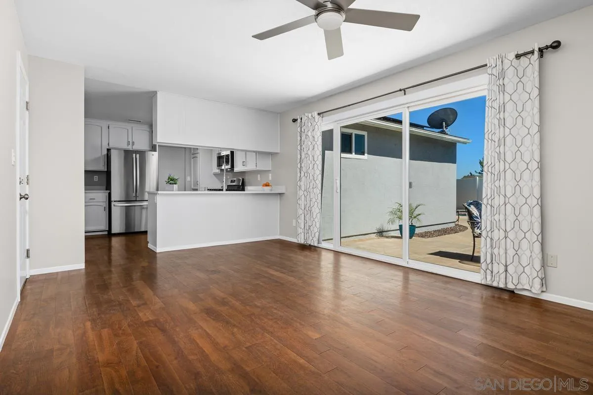 https://cdn.realtyfeed.com/cdn/127/260015321/8a620446625388eeb81386947e59ee47.webp