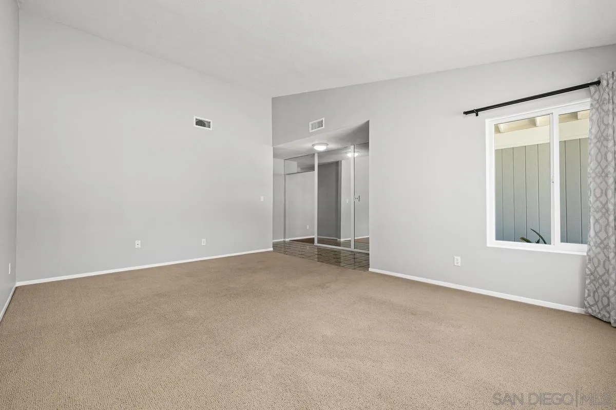 https://cdn.realtyfeed.com/cdn/127/260015321/e1094dc5e621f5ece0a19ecff42b91d1.webp