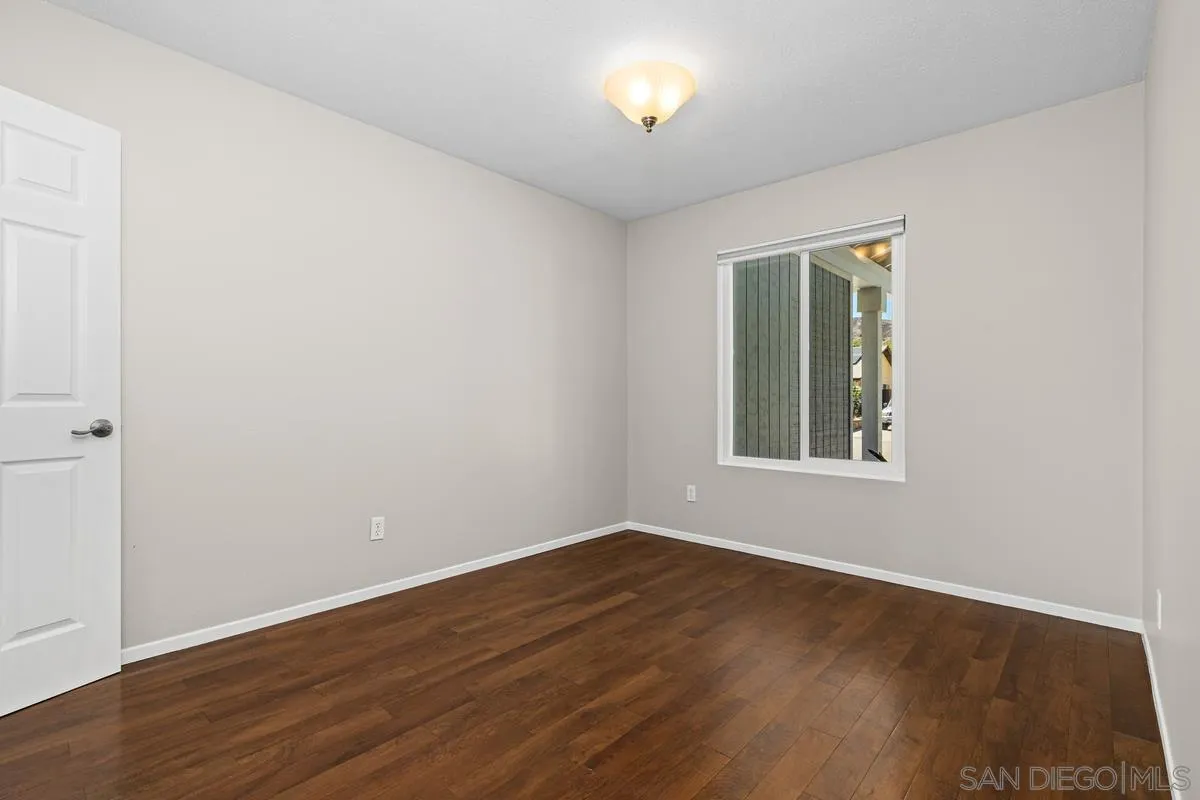 https://cdn.realtyfeed.com/cdn/127/260015321/f5e8c16a0ff63e269f3c94511a920cfb.webp