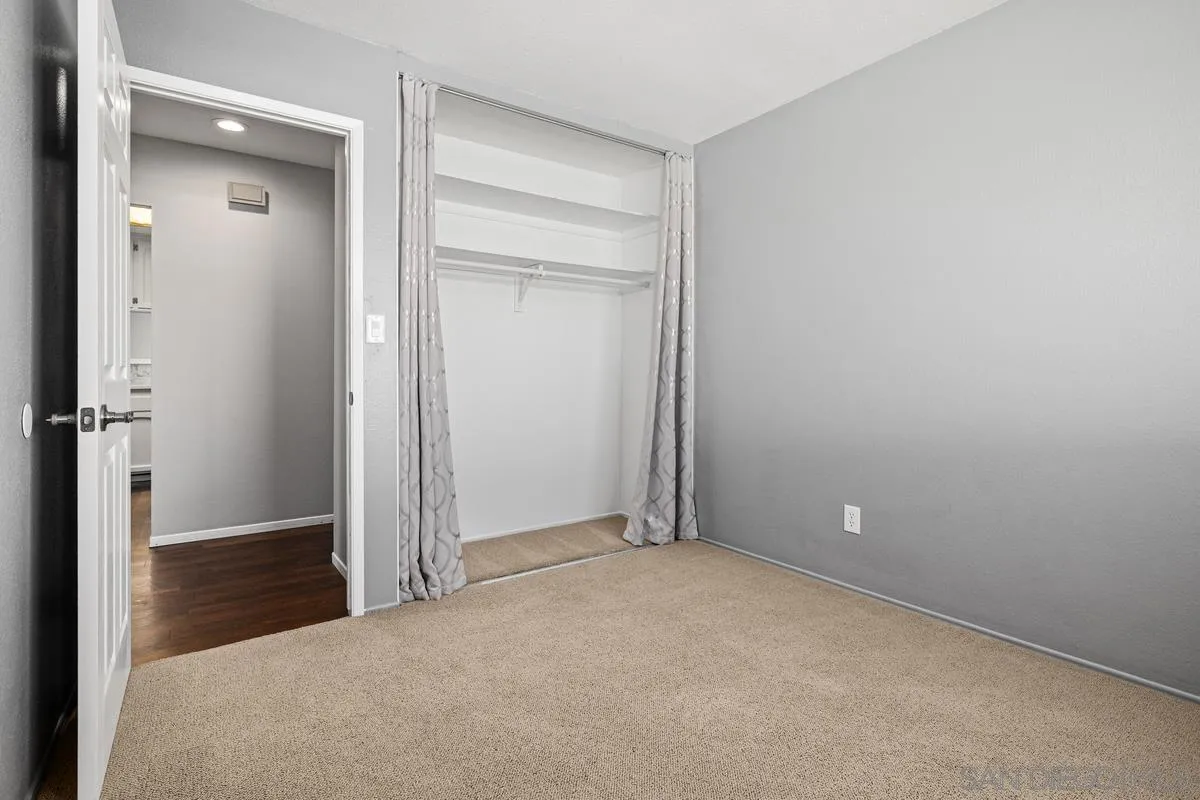 https://cdn.realtyfeed.com/cdn/127/260015321/f68e490f3228a81214e77410af20f10e.webp