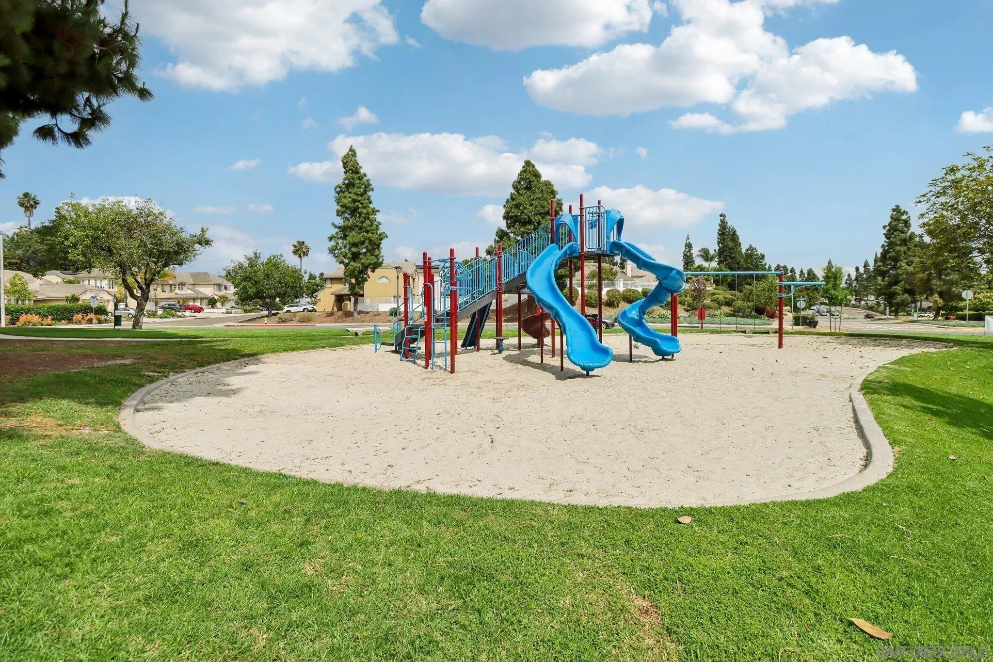 https://cdn.realtyfeed.com/cdn/127/260015322/3eb7316f27a99e053dad84aed044c51f.webp