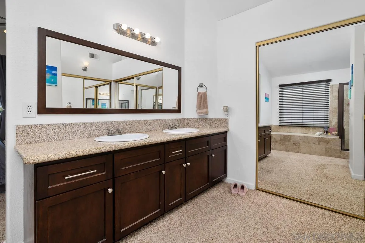 https://cdn.realtyfeed.com/cdn/127/260015322/7809a08452694e722af665742ac47966.webp