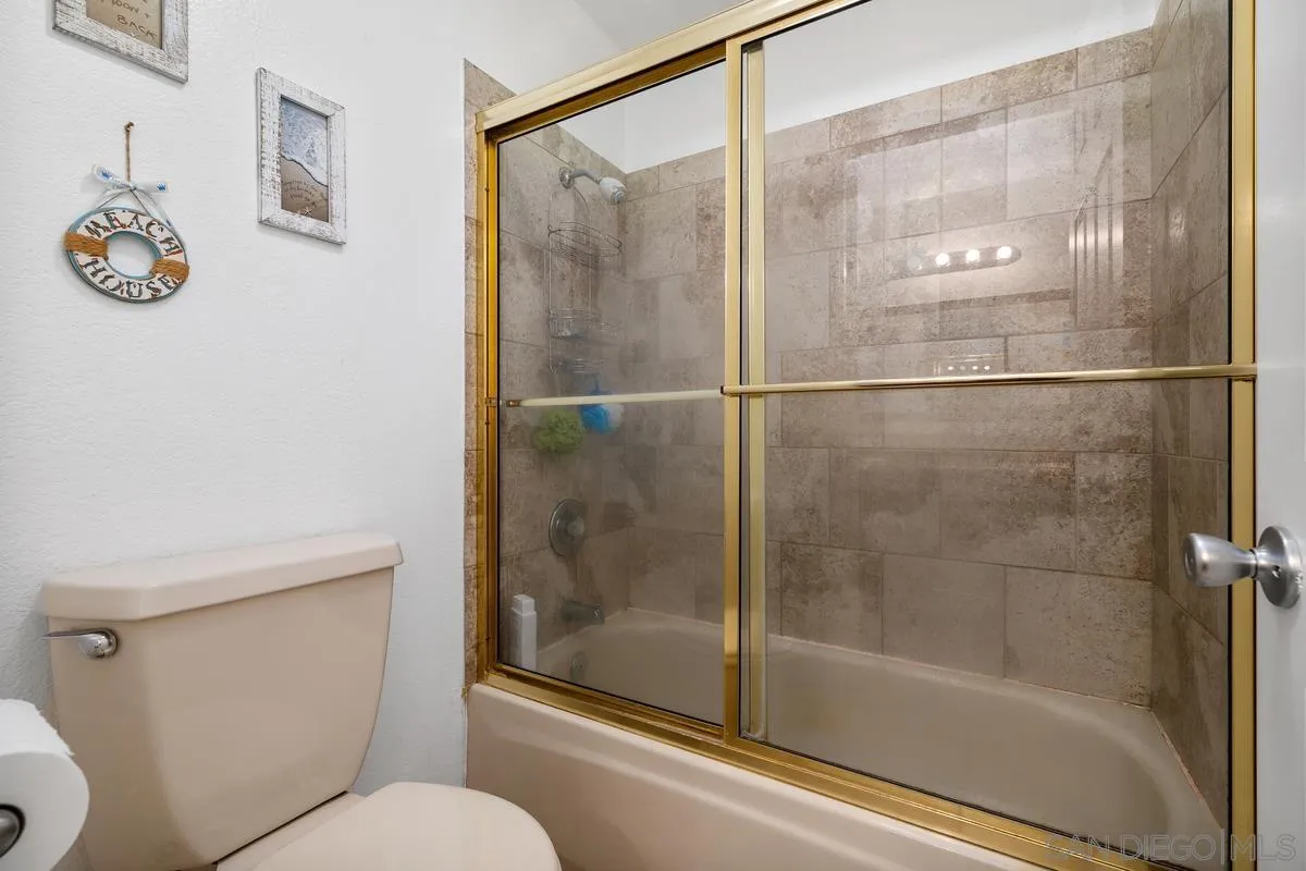 https://cdn.realtyfeed.com/cdn/127/260015322/8d3caad3d4464a10f07d7a2fb4ff0f72.webp