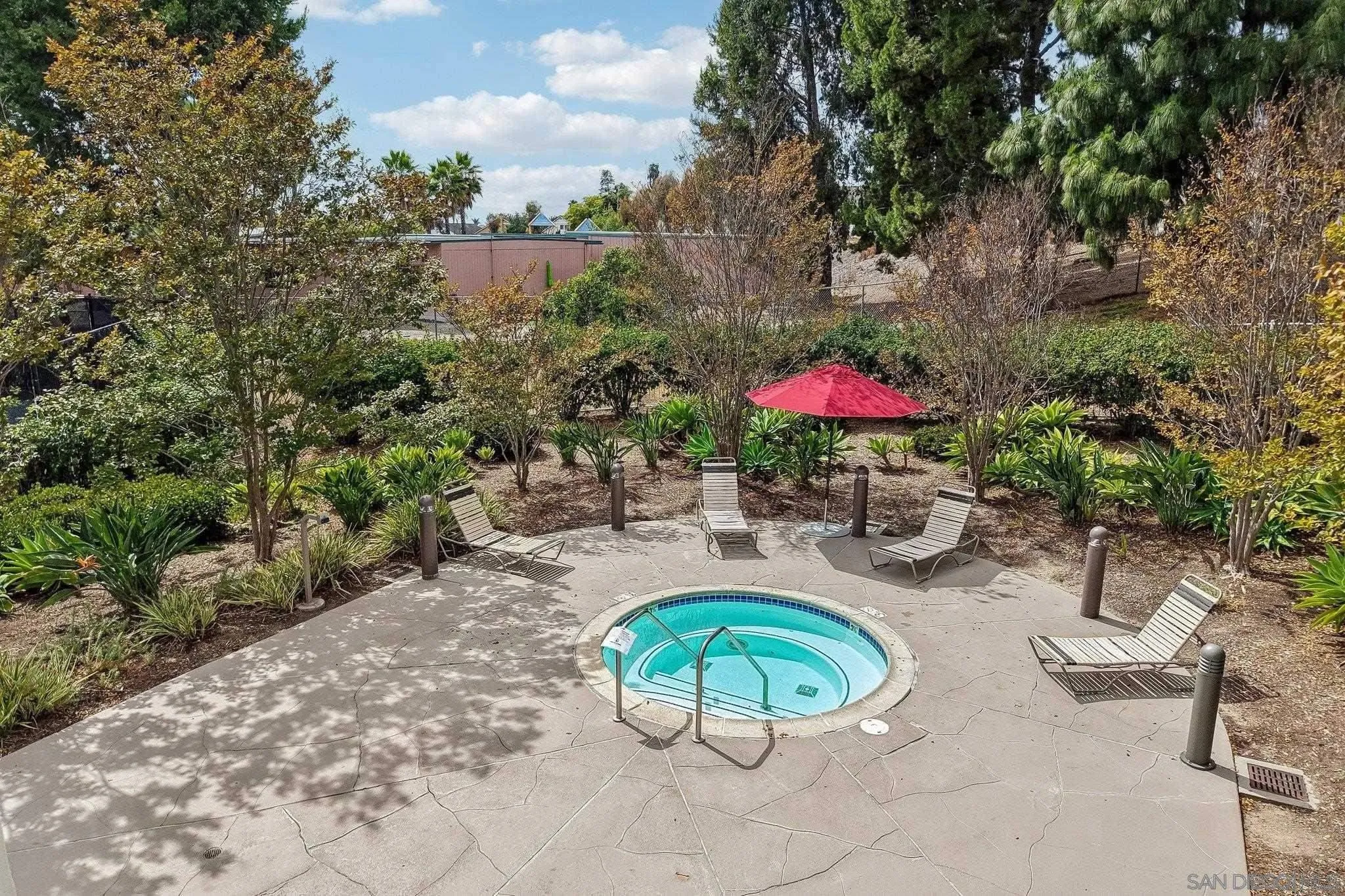 https://cdn.realtyfeed.com/cdn/127/260015322/93e03adcc68364d0df0230ae4c8af140.webp