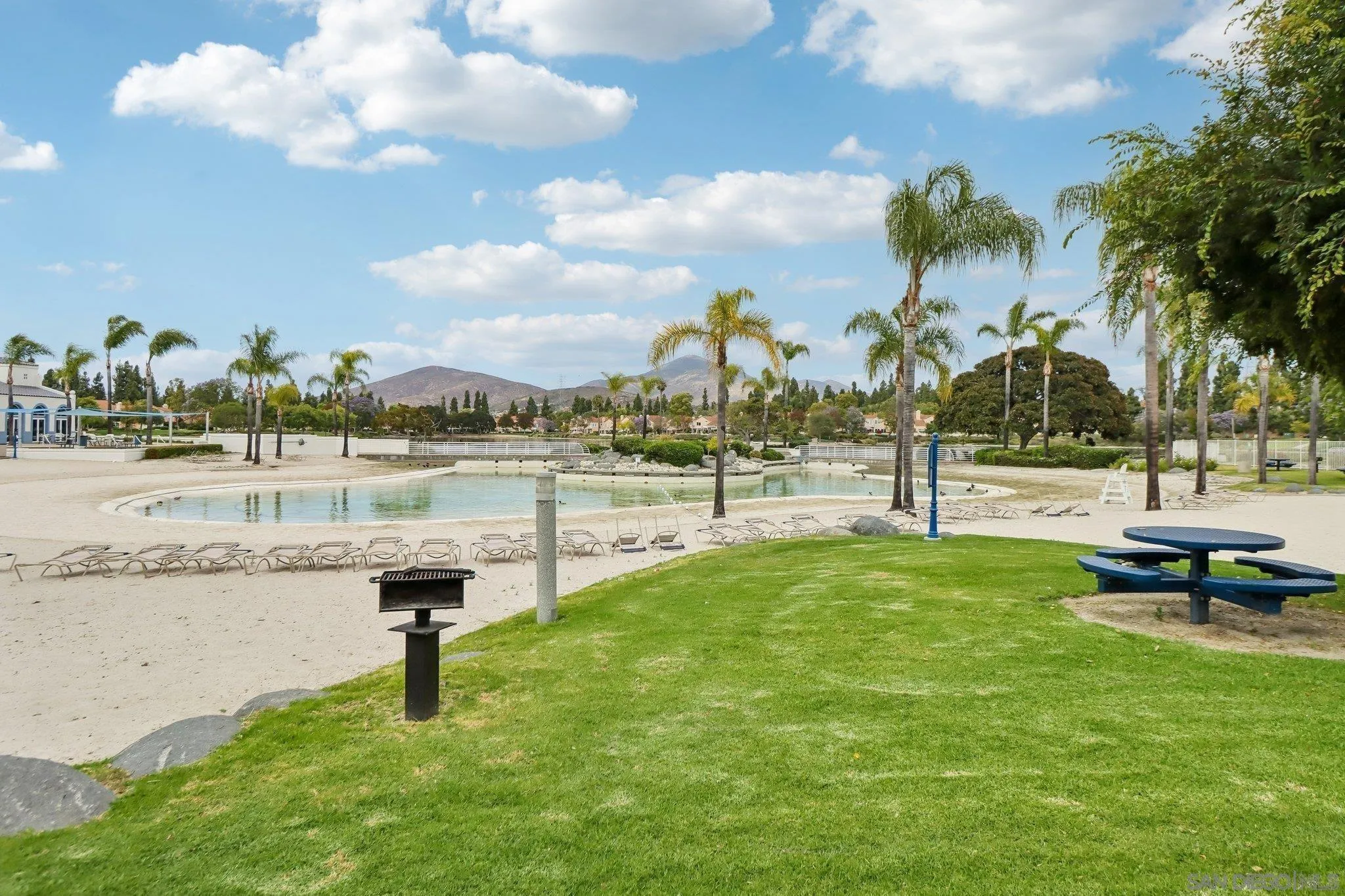 https://cdn.realtyfeed.com/cdn/127/260015322/d8b222b4634600d811a6d561cdbd083e.webp
