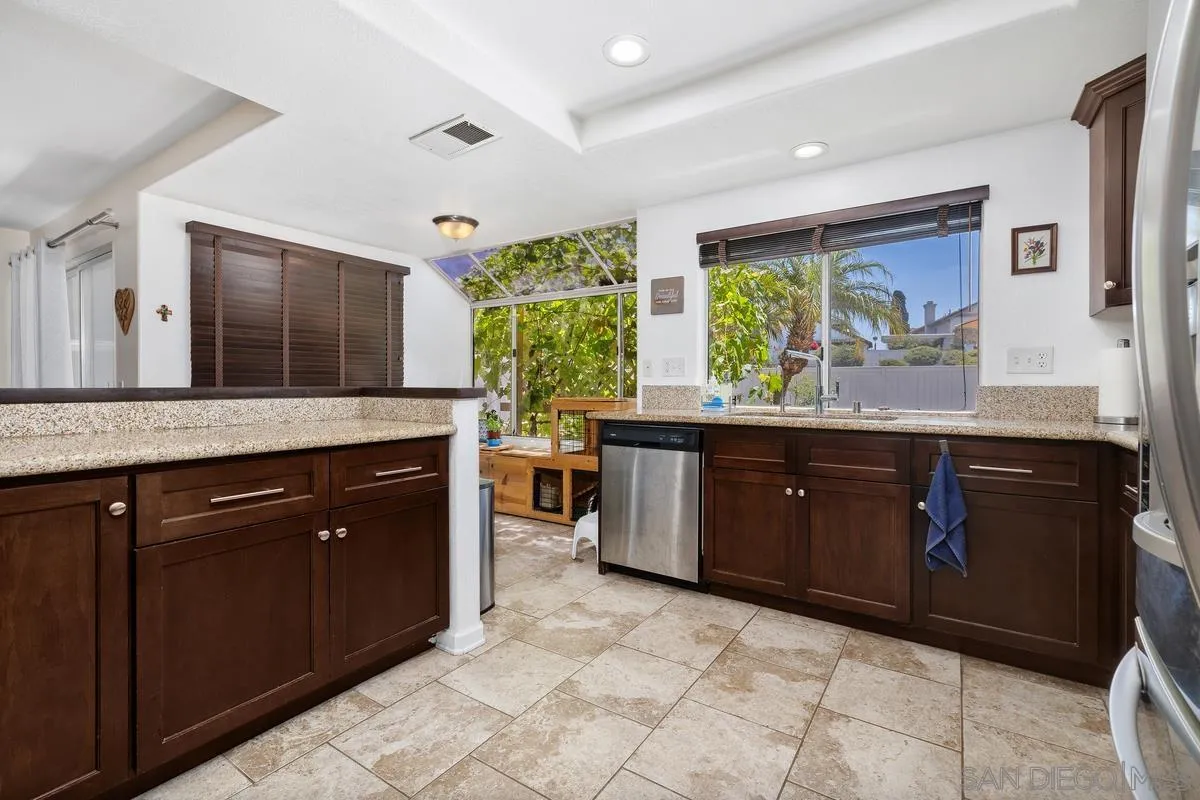 https://cdn.realtyfeed.com/cdn/127/260015322/da3b2831197b238f21aa87f0d620e753.webp