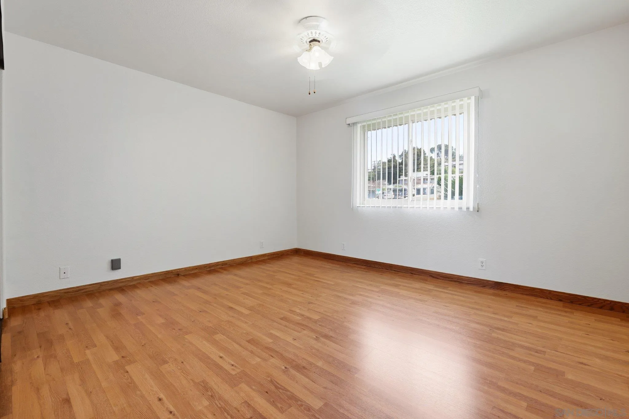 https://cdn.realtyfeed.com/cdn/127/260015326/3a59eedc21eb0b306bf2178f58426fbf.webp