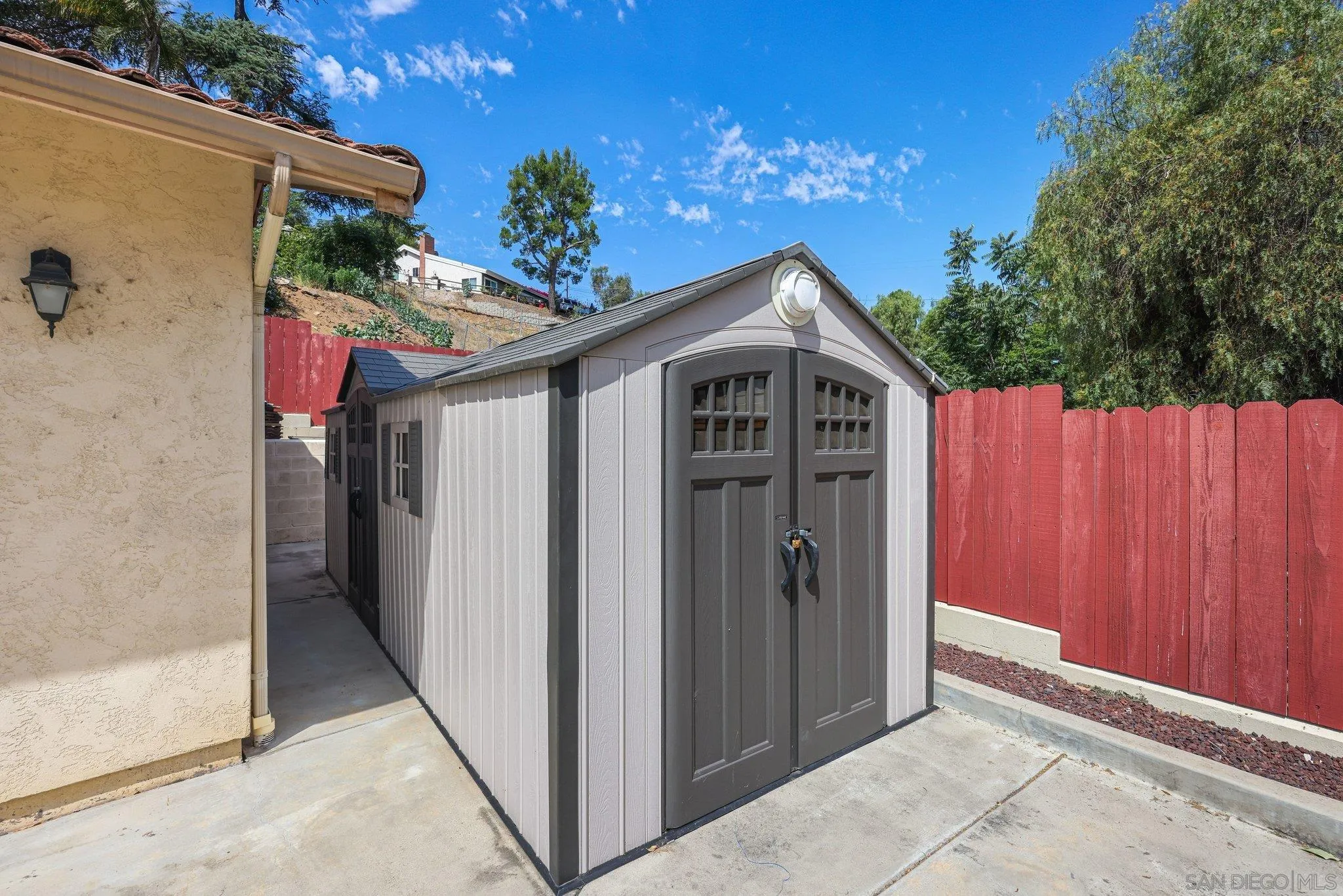 https://cdn.realtyfeed.com/cdn/127/260015326/8ef0fe6072775f41bbd5664055b7149d.webp