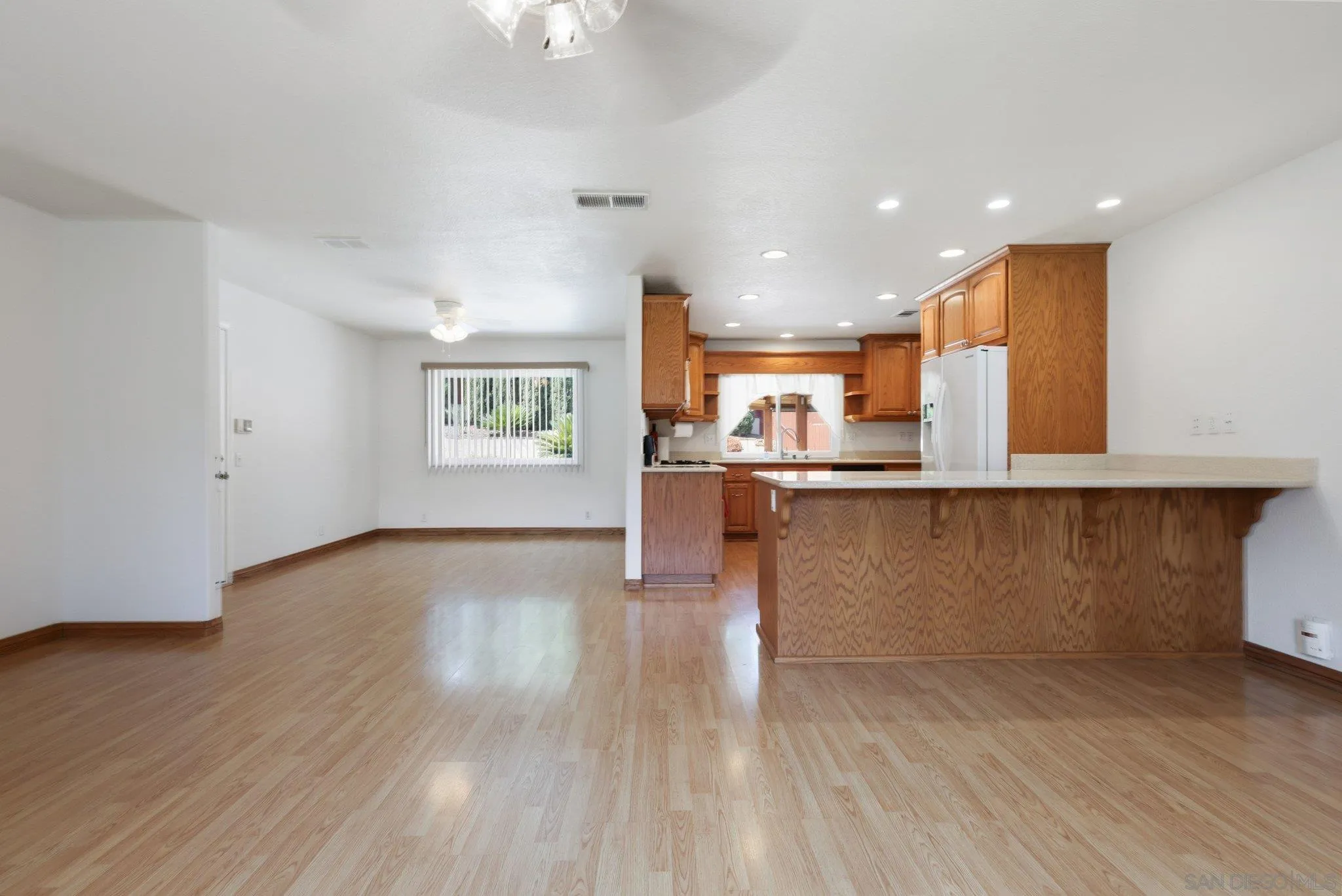 https://cdn.realtyfeed.com/cdn/127/260015326/df871a799d0f999b0100caa3778478fe.webp