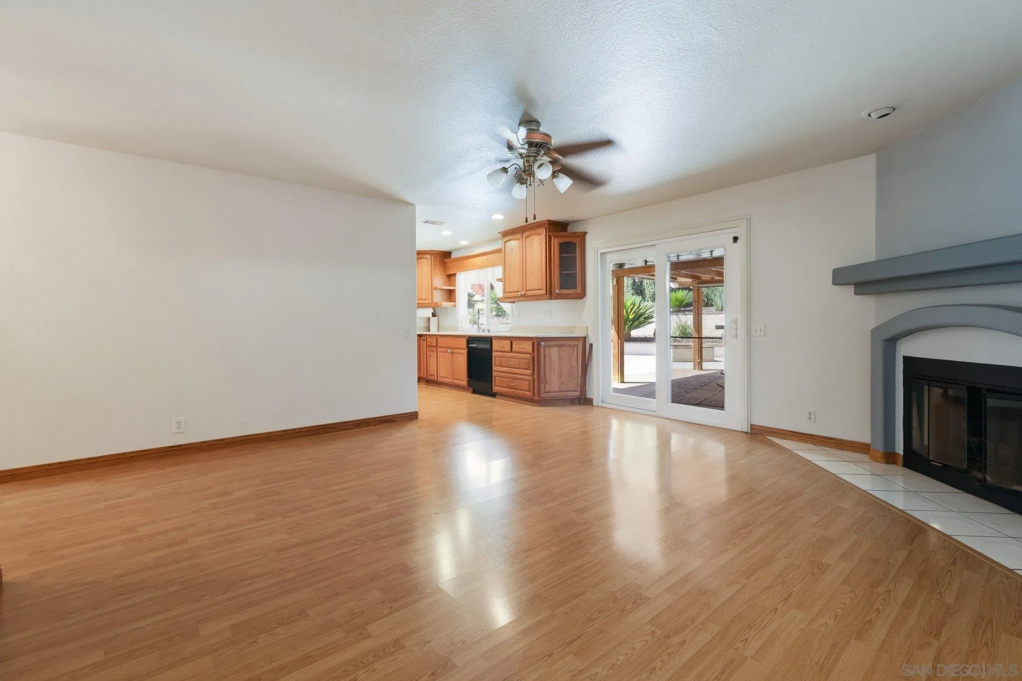https://cdn.realtyfeed.com/cdn/127/260015326/fdcf436384d99b37f7efd545a4873012.webp