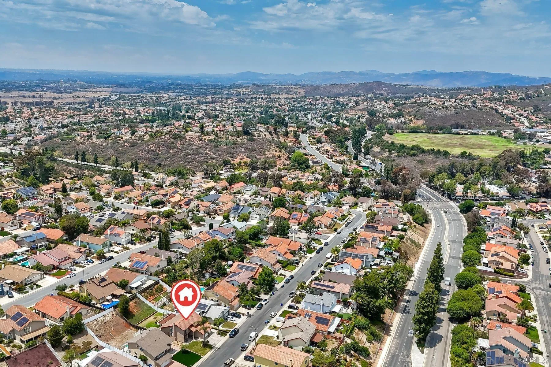 https://cdn.realtyfeed.com/cdn/127/260015327/00b12070728bace280a1fc33e64ed642.webp
