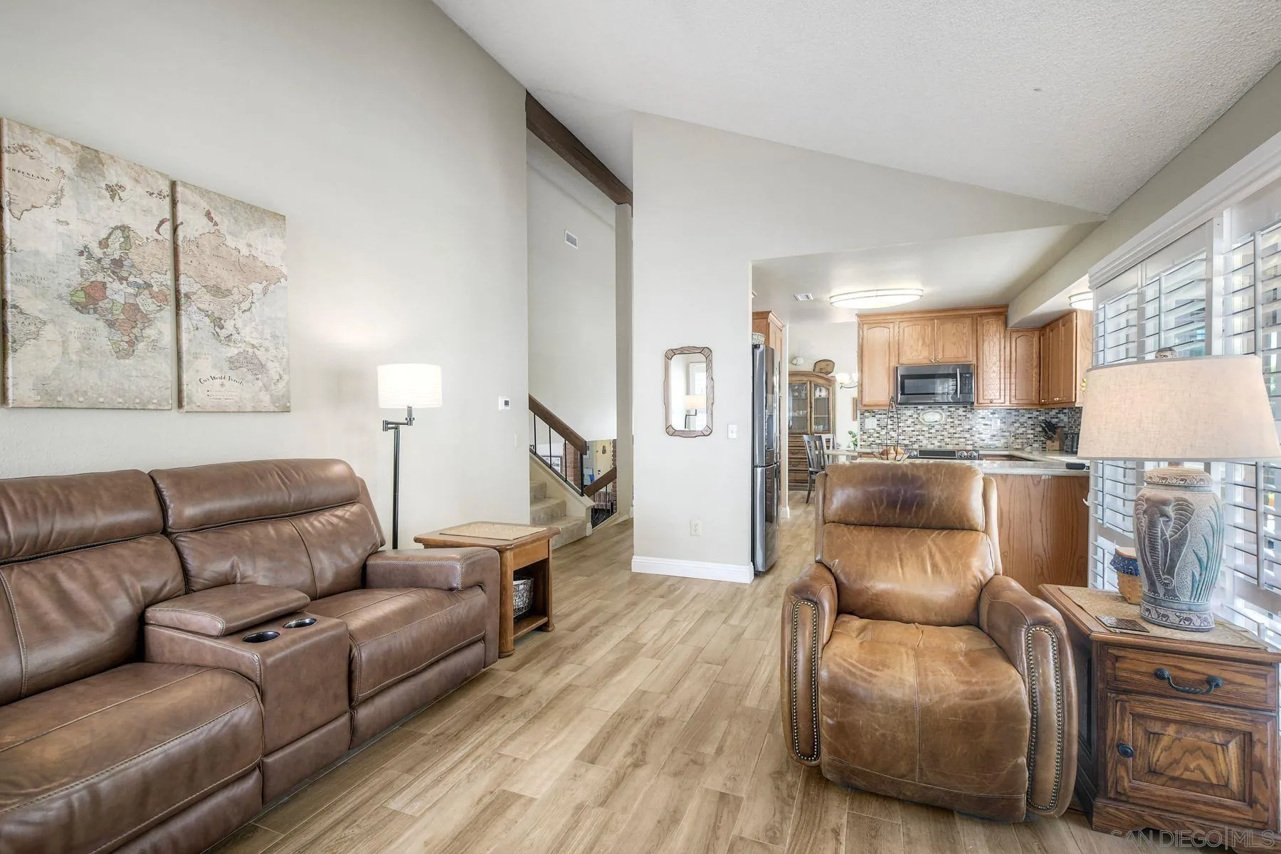 https://cdn.realtyfeed.com/cdn/127/260015327/1b54e6655508b7380c38a10f5ab021fd.webp