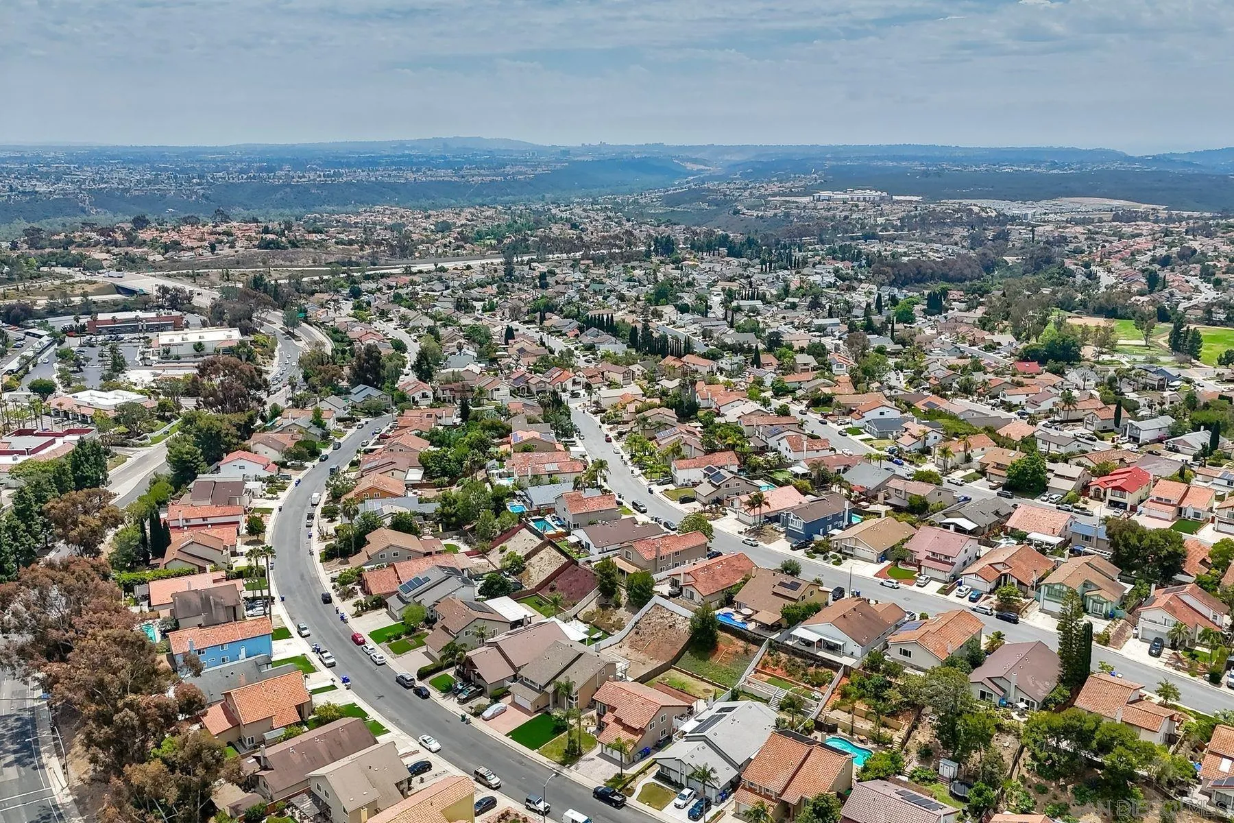 https://cdn.realtyfeed.com/cdn/127/260015327/1fc6bb69330b346a3516aa547a024a5e.webp