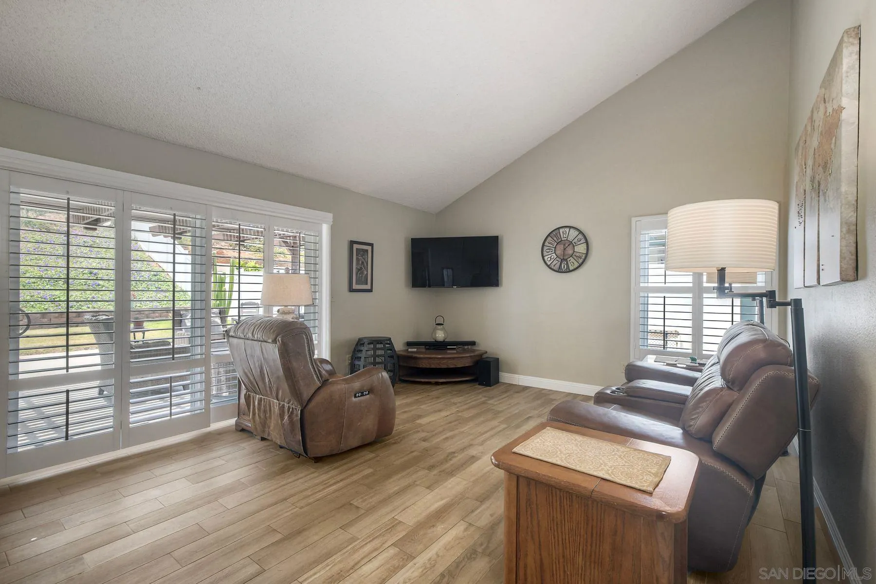 https://cdn.realtyfeed.com/cdn/127/260015327/404a6a0e810d66fab5d499e7ea29443c.webp