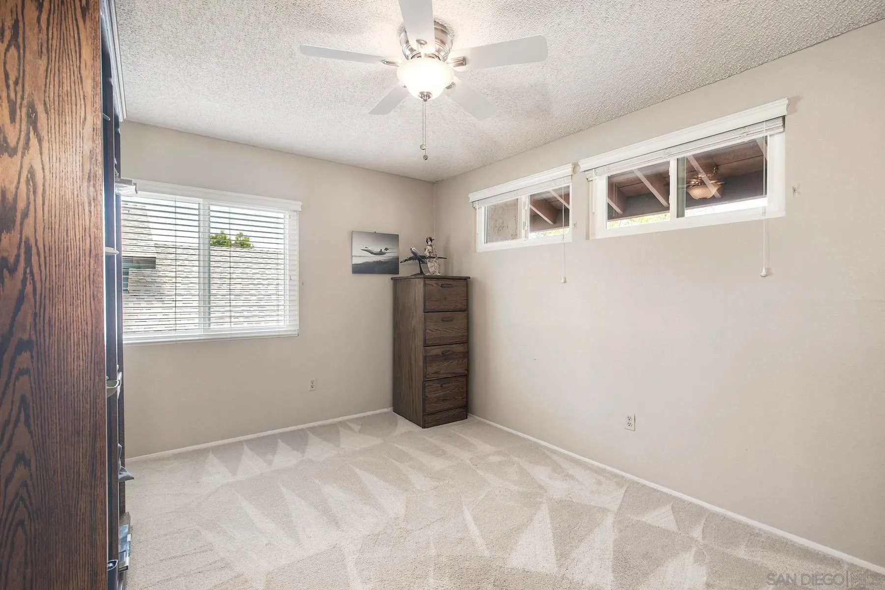 https://cdn.realtyfeed.com/cdn/127/260015327/97edb4b7ce5fd210430da97d71e5601d.webp
