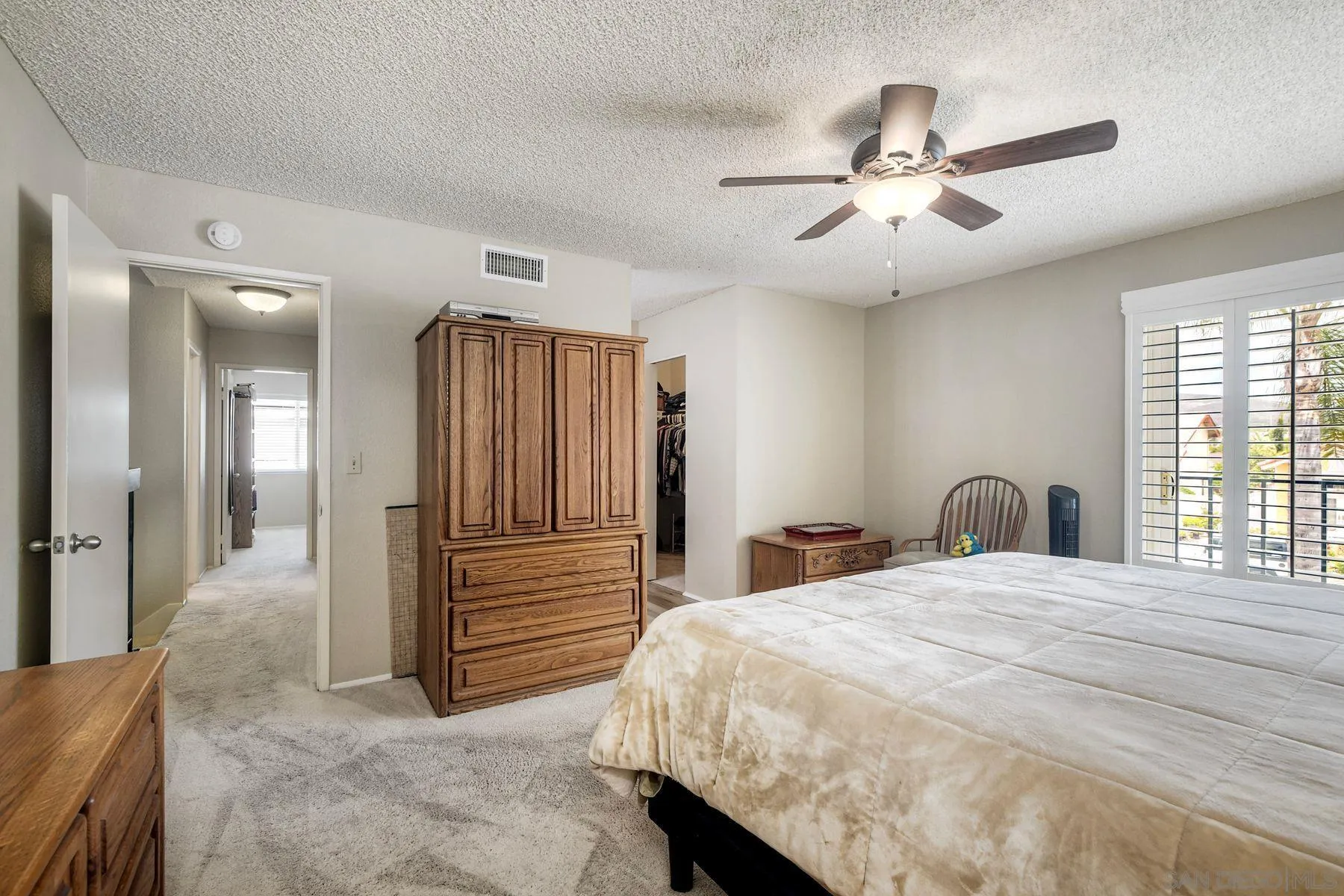 https://cdn.realtyfeed.com/cdn/127/260015327/adacb767c9969de1e72fa59fdc464cd1.webp