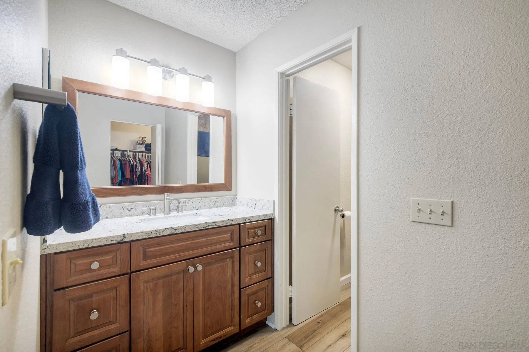 https://cdn.realtyfeed.com/cdn/127/260015327/af05d62fe97d700f6cd3e85c23d4656f.webp