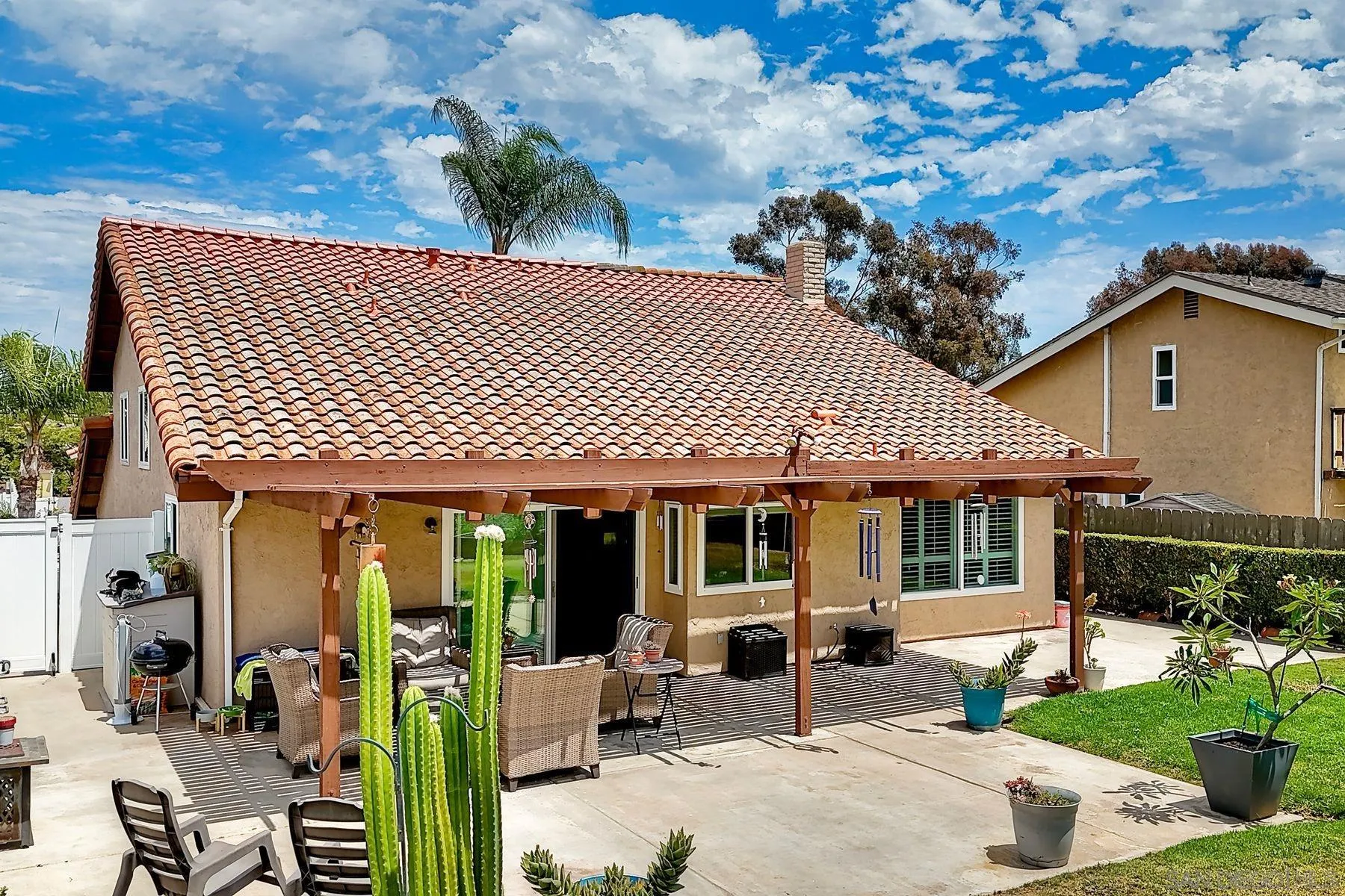 https://cdn.realtyfeed.com/cdn/127/260015327/ccb615110bf307ab1f587ca656ec988b.webp