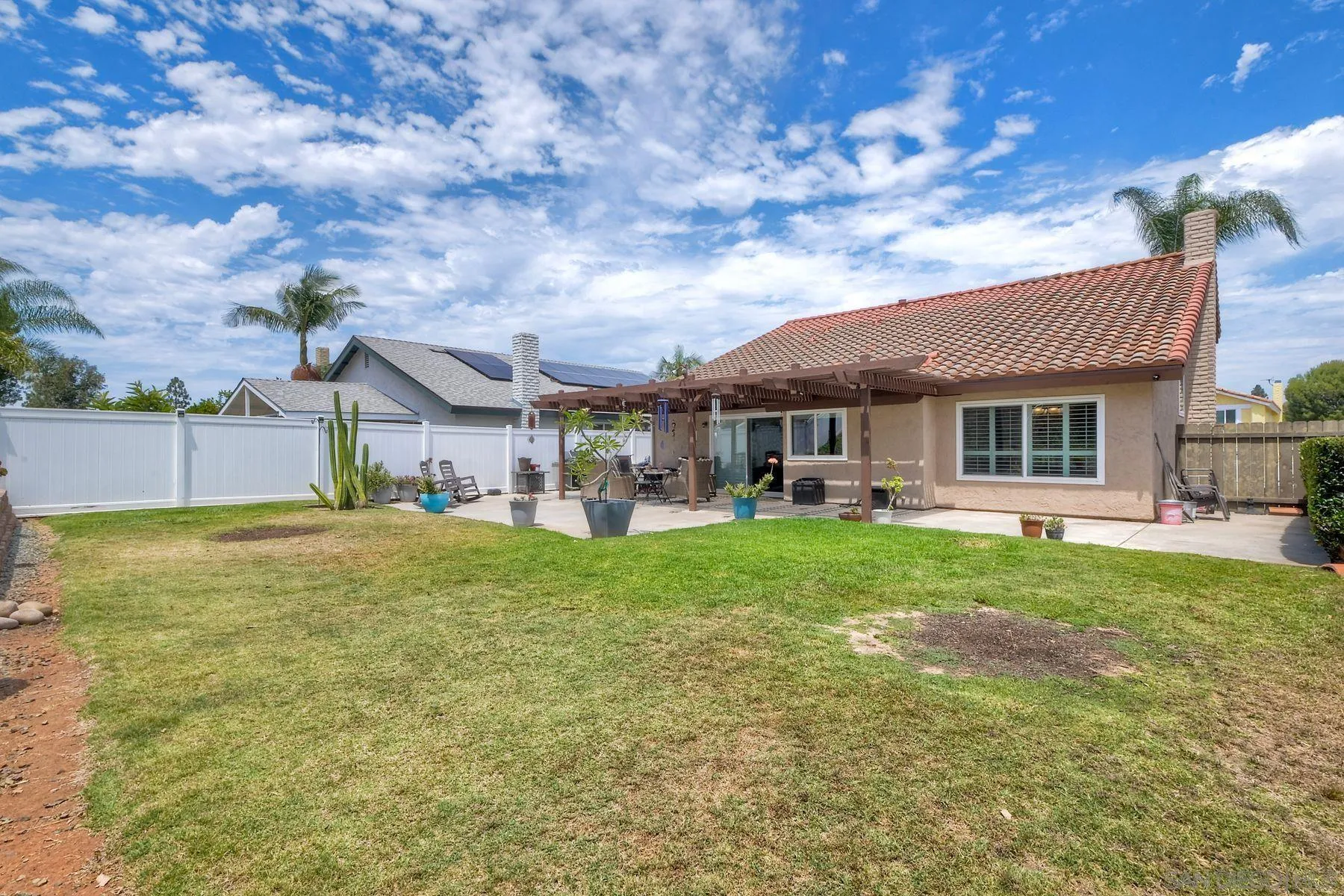 https://cdn.realtyfeed.com/cdn/127/260015327/e798660309dca84352eb15ccca7582a1.webp