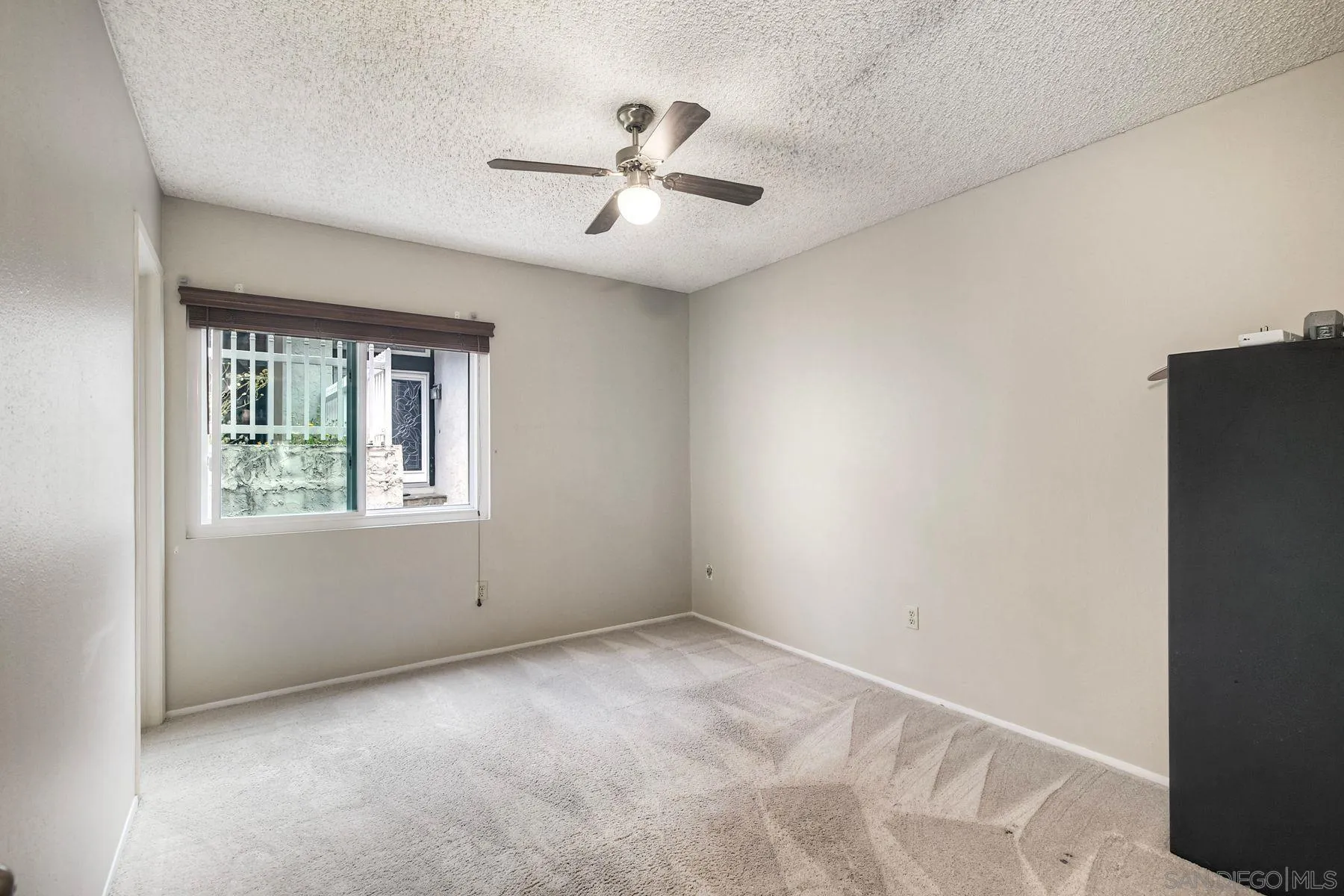 https://cdn.realtyfeed.com/cdn/127/260015327/ebfd2c9c21b45fcb6f4645177197d273.webp