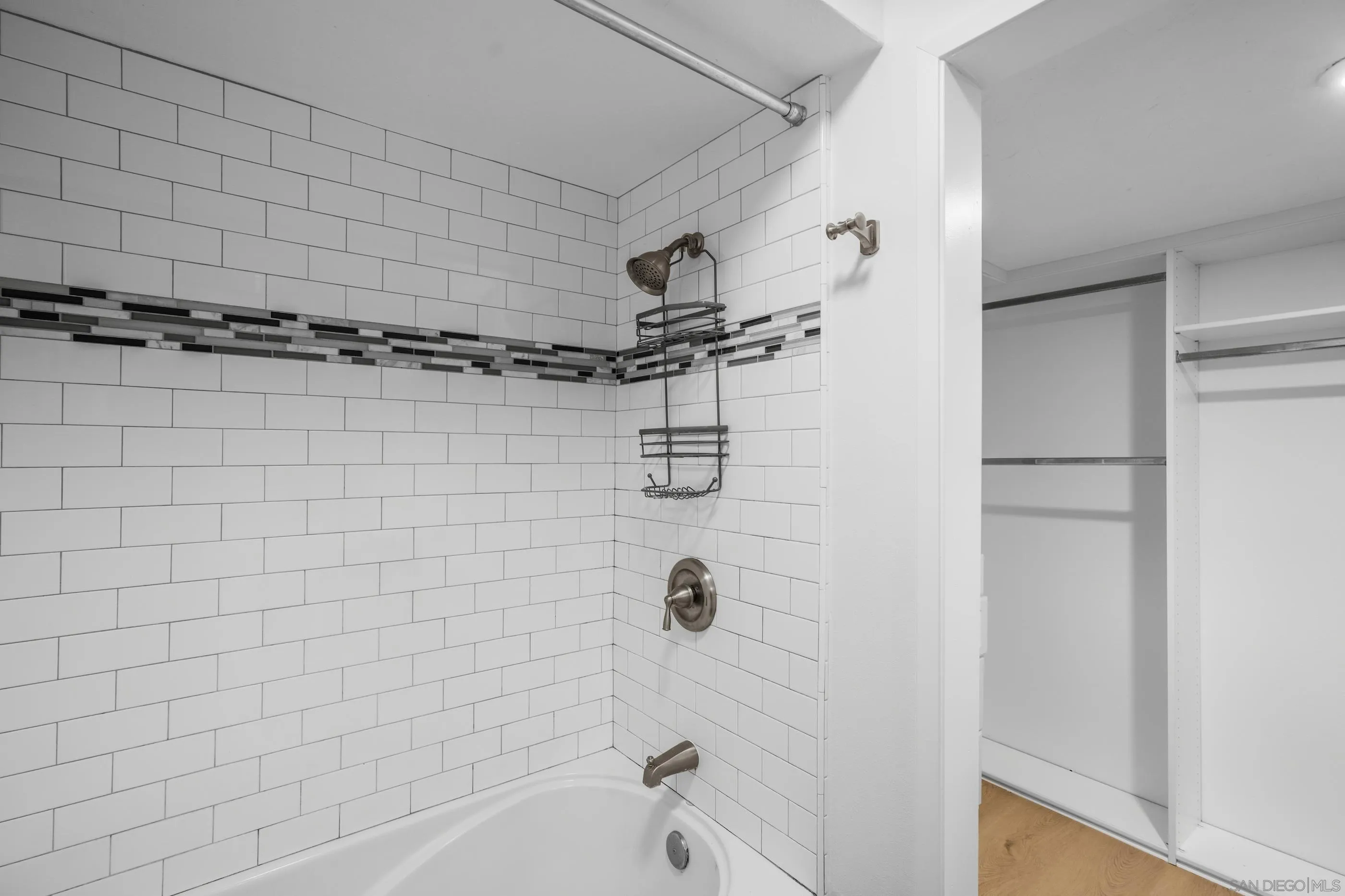 Photo #19: 260015330 Listing: Photo #19