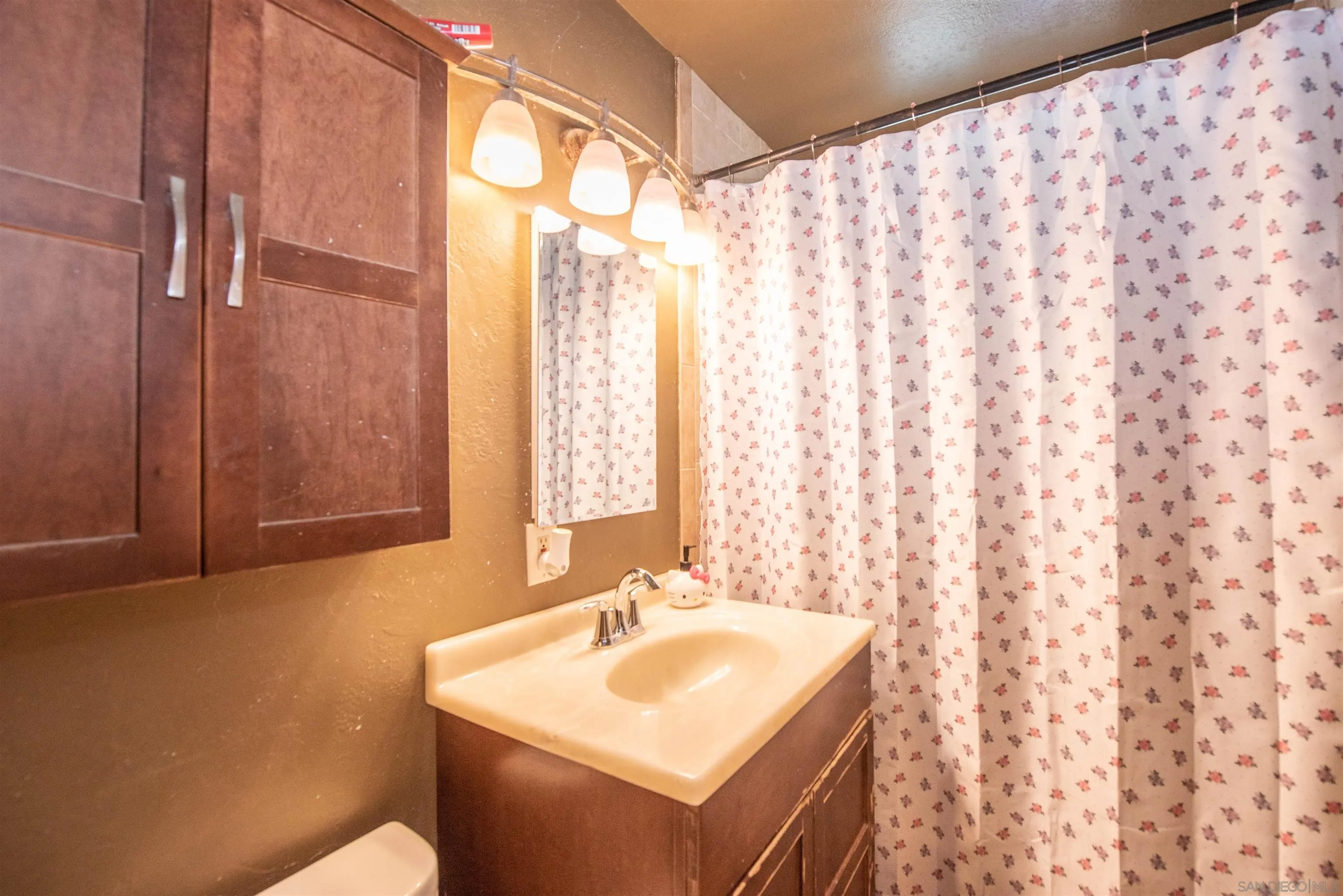 https://cdn.realtyfeed.com/cdn/127/260015332/3dd6a646122c4a2d77e981e4174244b4.webp