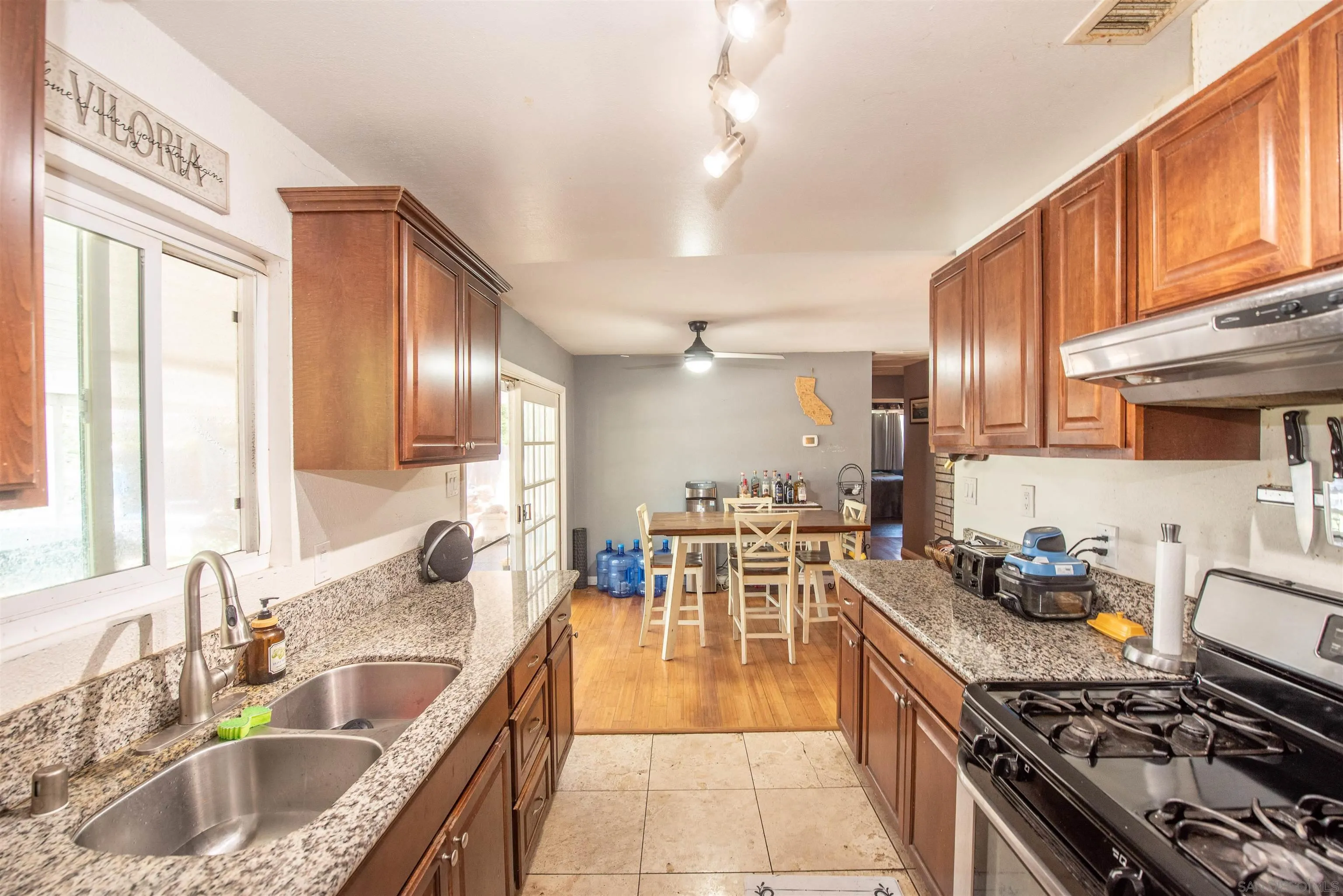 https://cdn.realtyfeed.com/cdn/127/260015332/4e0731b95afc3e428a8db12a593776c6.webp