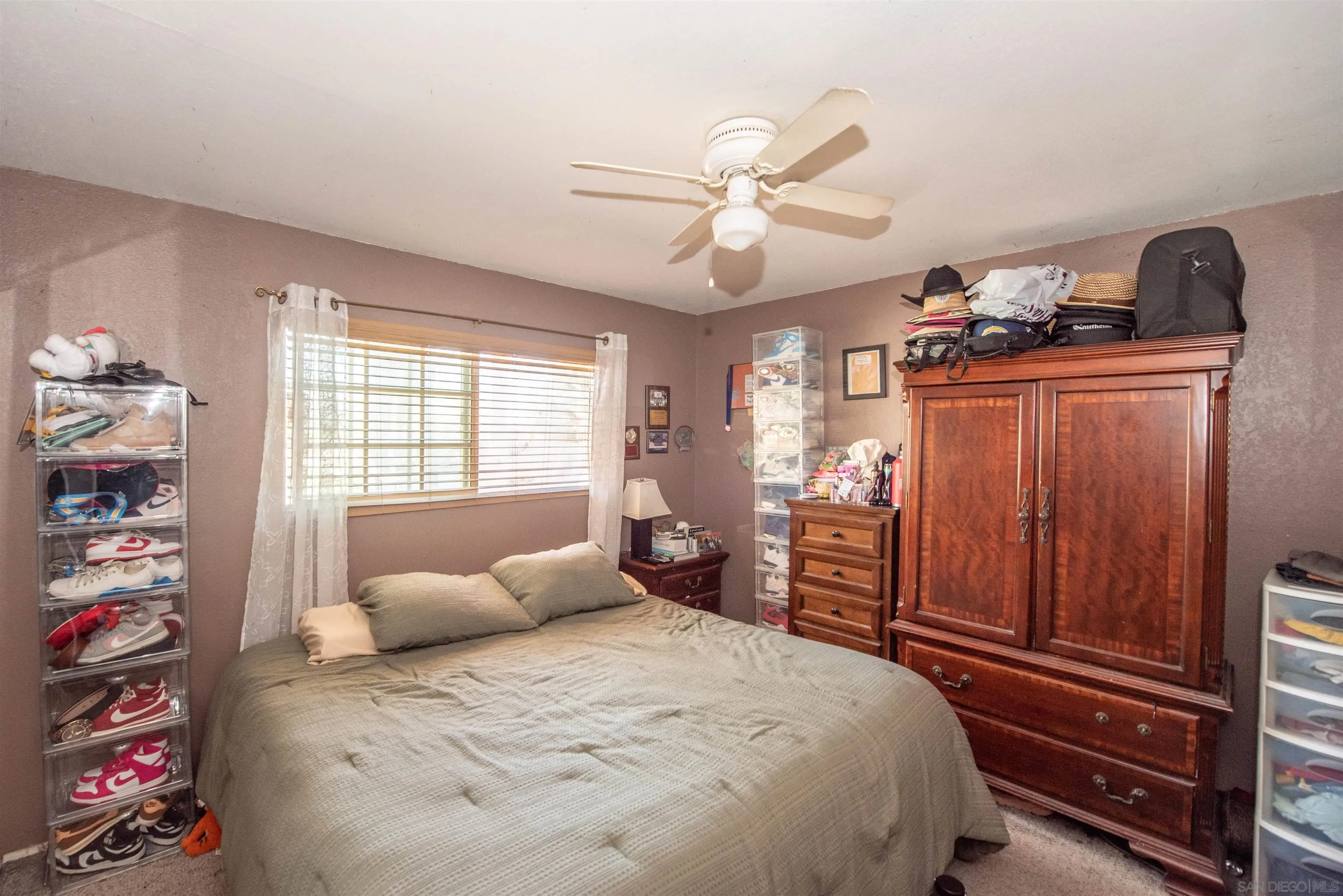 https://cdn.realtyfeed.com/cdn/127/260015332/f38d1f535110d7f52b5994518dd50693.webp