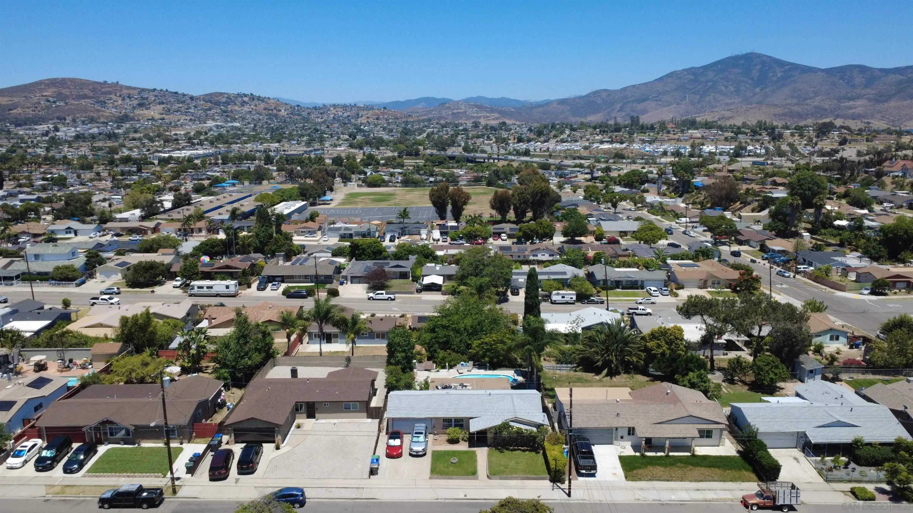 https://cdn.realtyfeed.com/cdn/127/260015332/fd15bf8f8d6a907110b56090c7c43ebb.webp