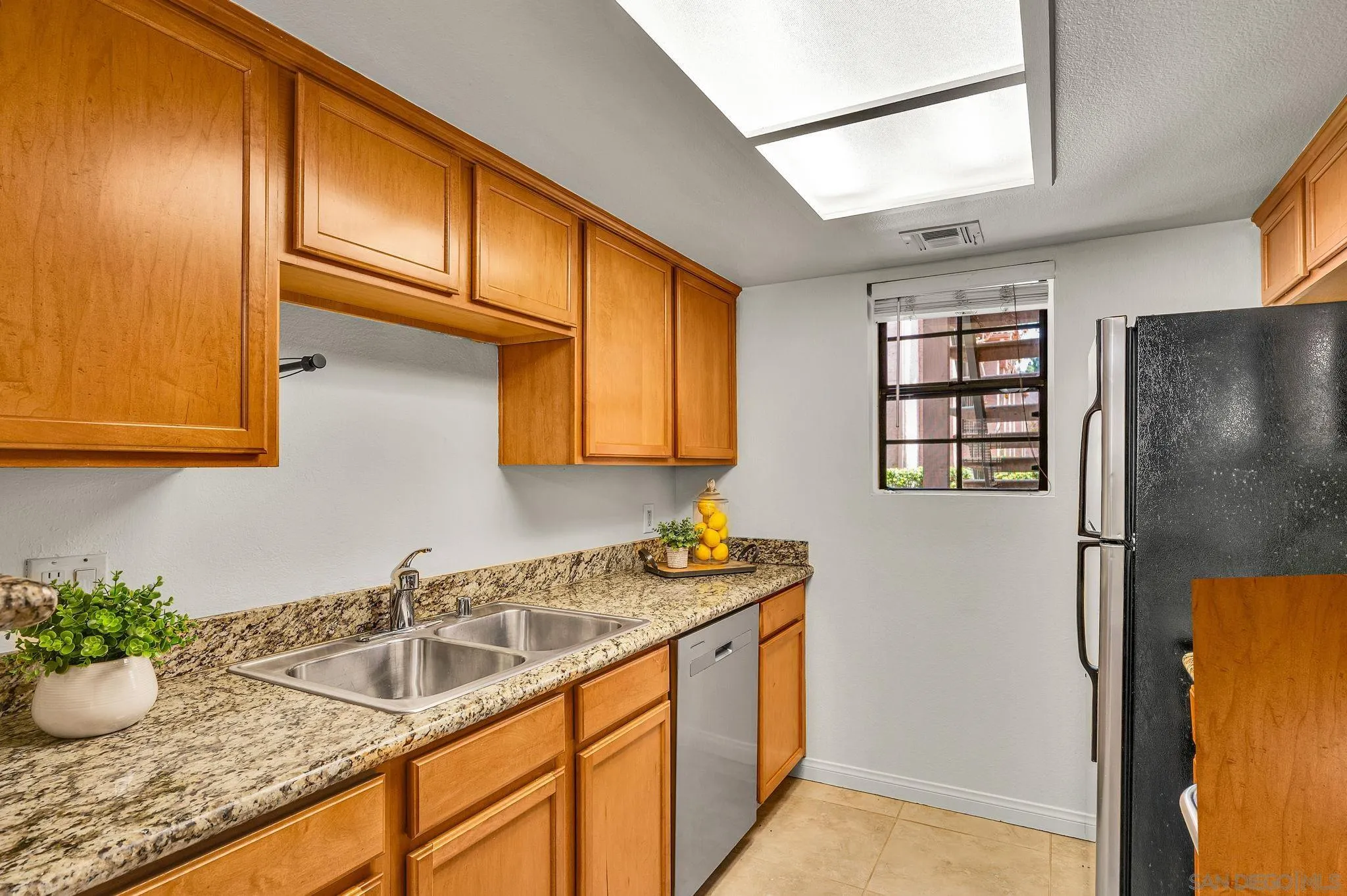 Photo #13: 260015337 Listing: Photo #13