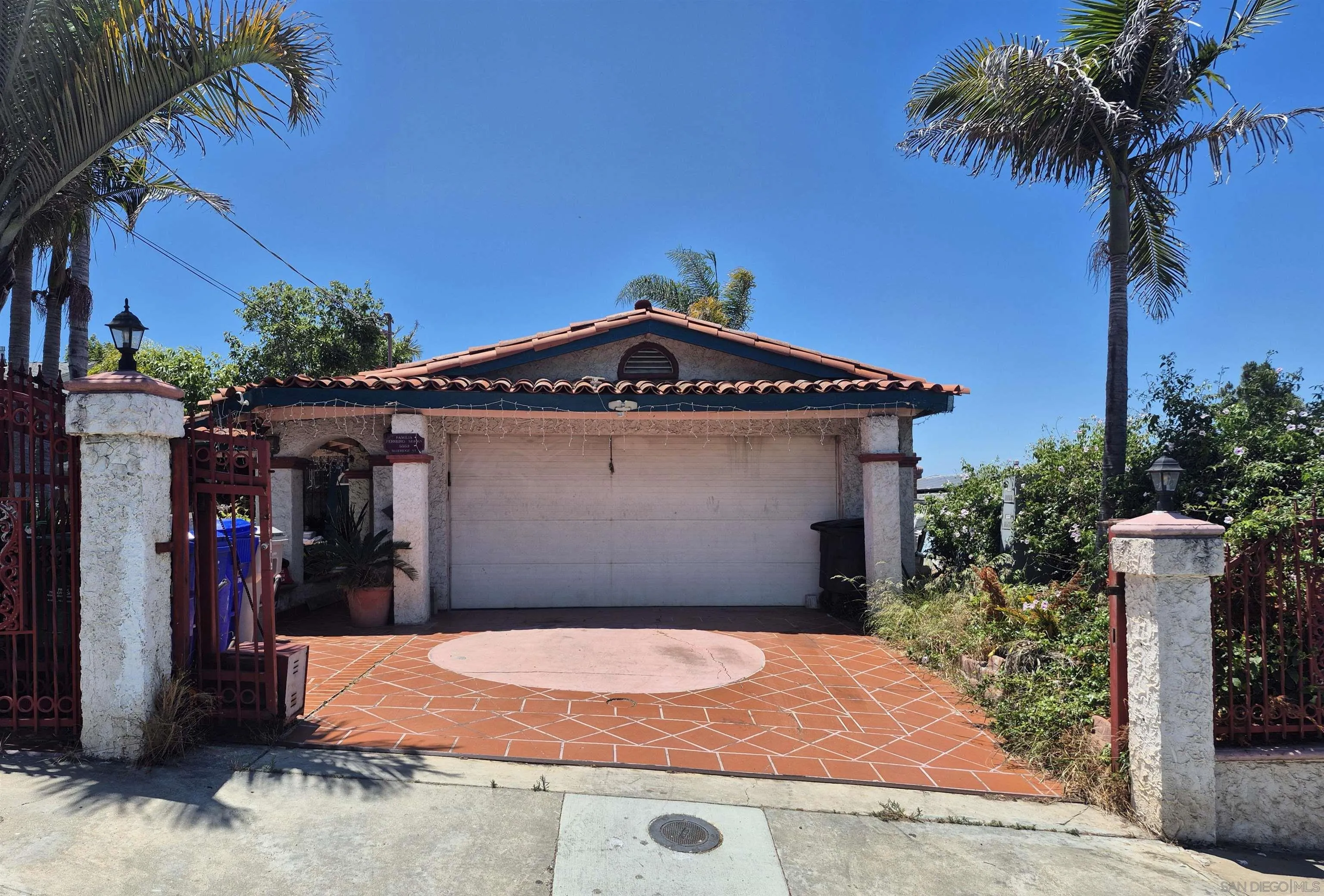 5553 Blueridge St, San Diego, CA 92139 - Main photo, San Diego, CA