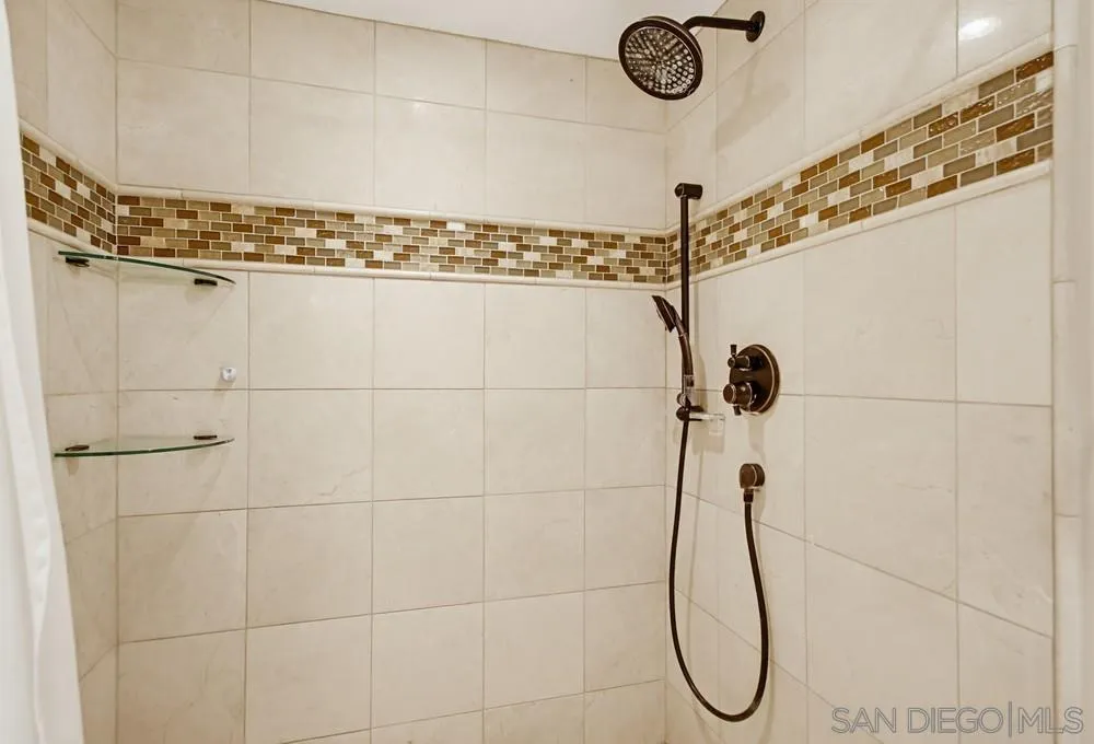 https://cdn.realtyfeed.com/cdn/127/260015344/0bb36e54cced64a08f35fa8816b34b32.webp