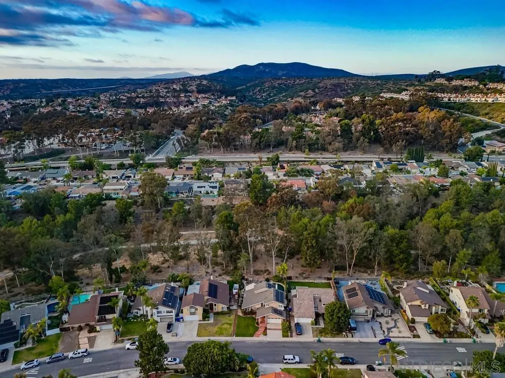 https://cdn.realtyfeed.com/cdn/127/260015344/45c7a771d2edcd325e5acffe49e3c41b.webp