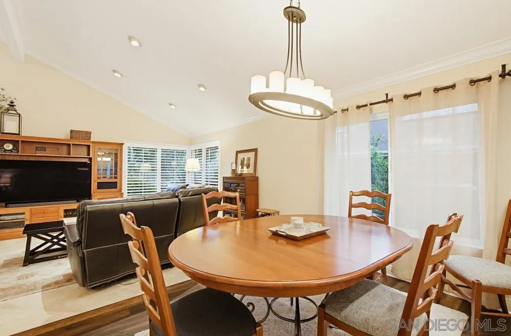 https://cdn.realtyfeed.com/cdn/127/260015344/a504444b99d71f69c713f03f509430b4.webp