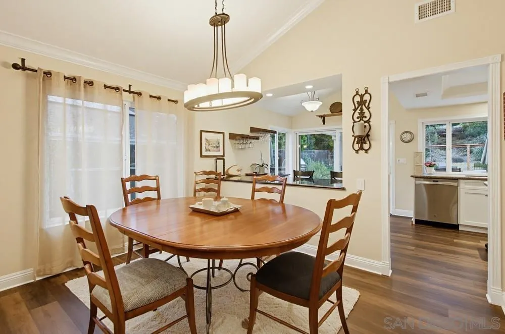 https://cdn.realtyfeed.com/cdn/127/260015344/e123223a58c84a28e70046cf13dea8fe.webp