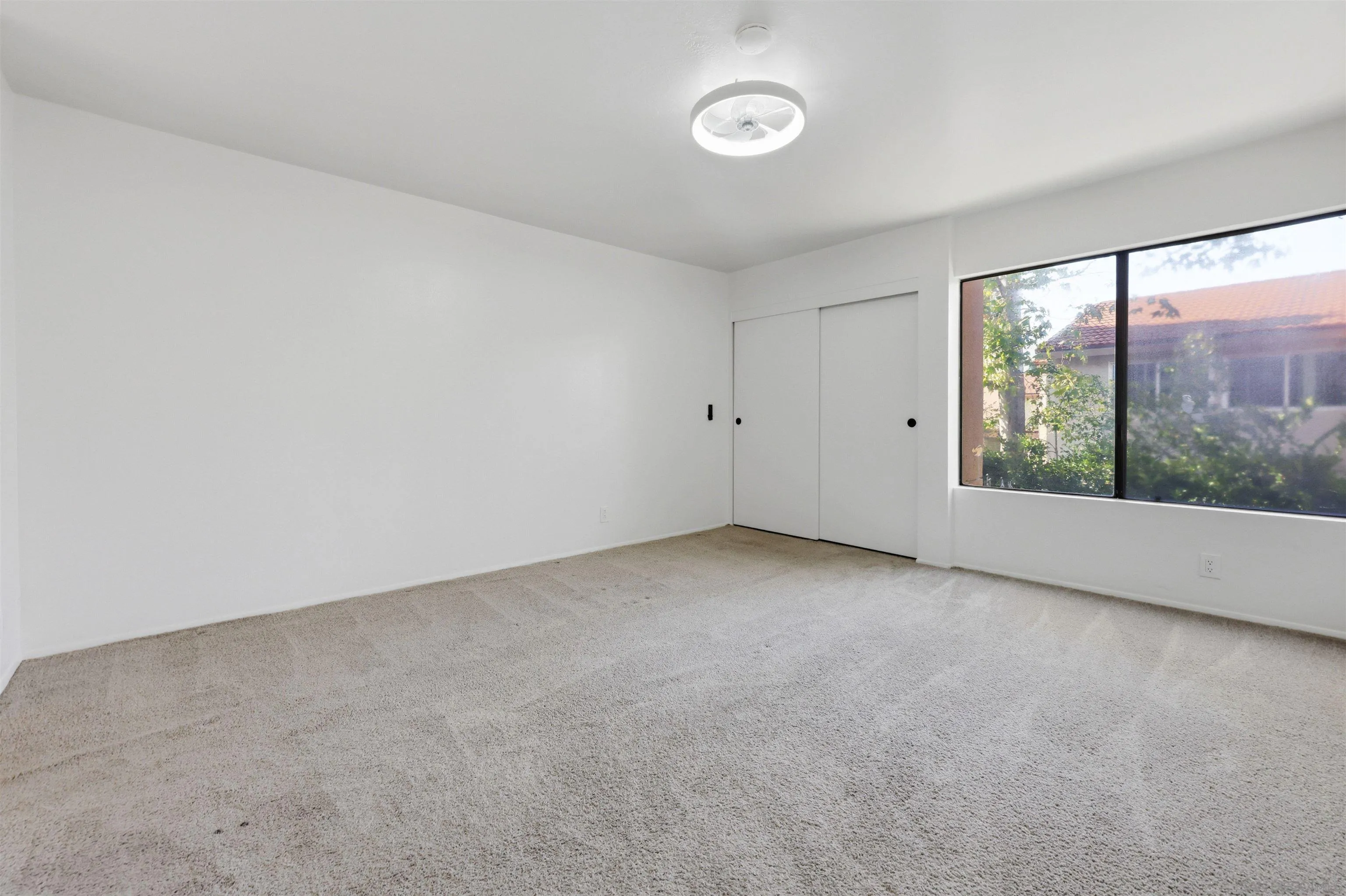 https://cdn.realtyfeed.com/cdn/127/260015345/011e752f9417146e87e78caab2bd78df.webp