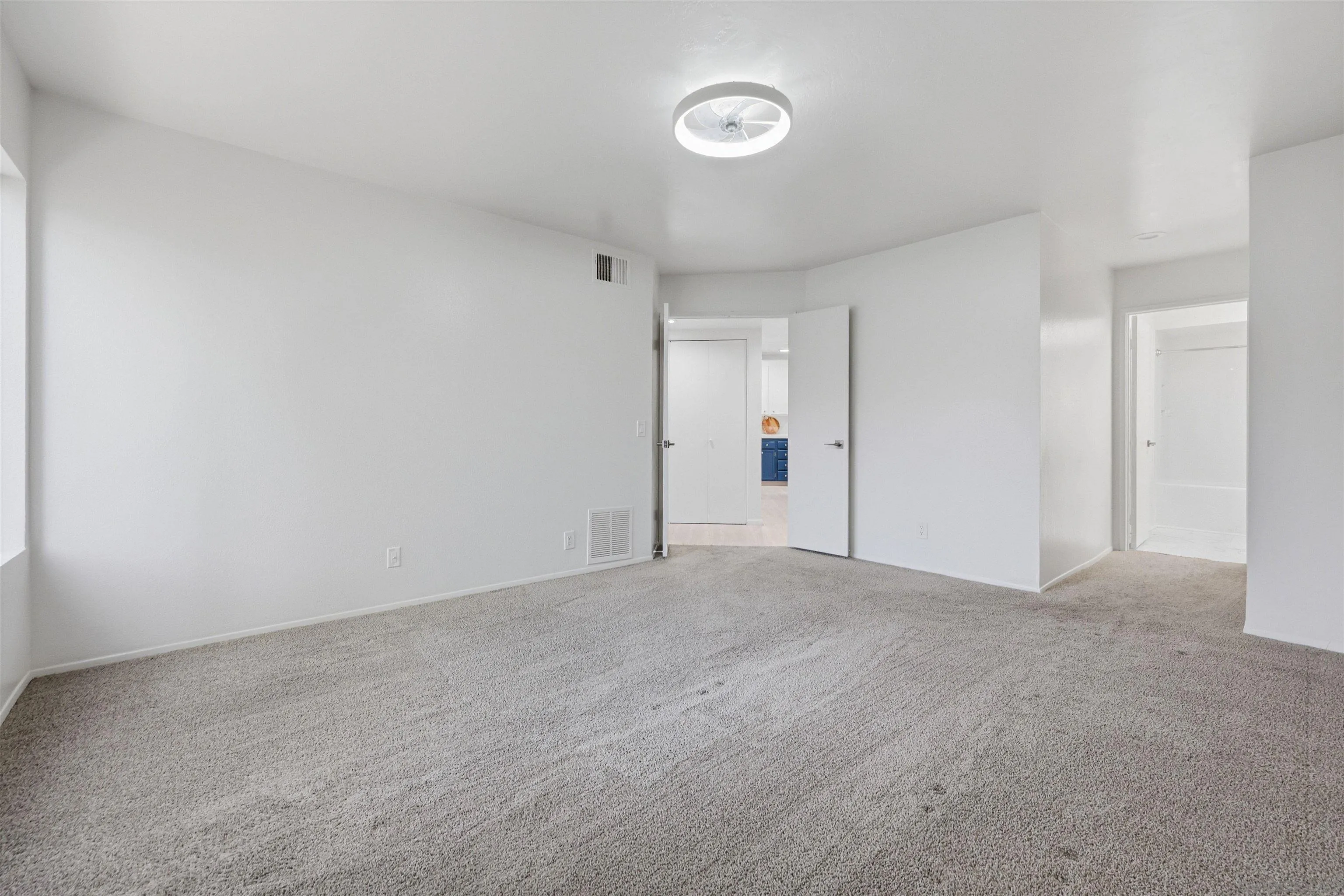 https://cdn.realtyfeed.com/cdn/127/260015345/02732f613223bfbc40c86c9dec480338.webp