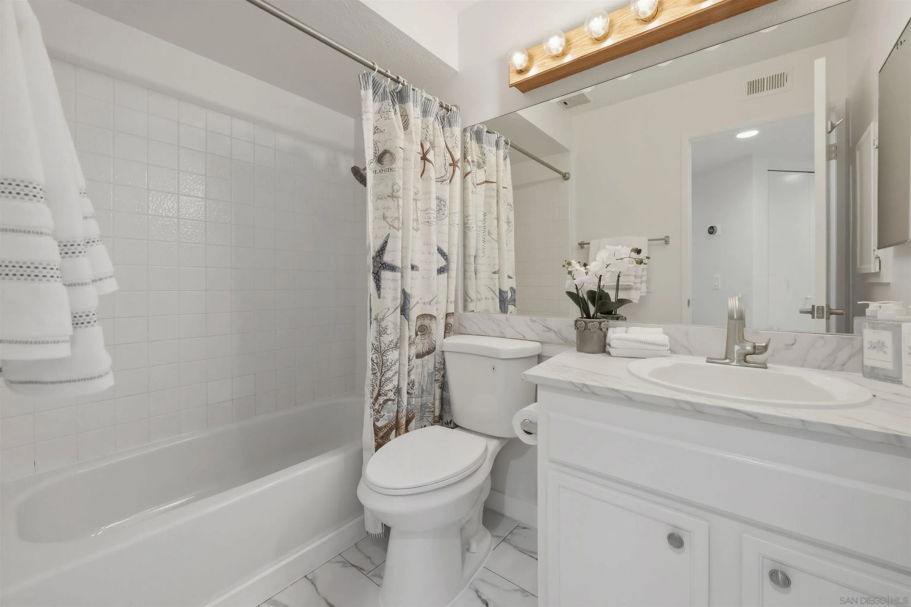 https://cdn.realtyfeed.com/cdn/127/260015345/37f63dfe19ad544e78cdfda11fd23287.webp